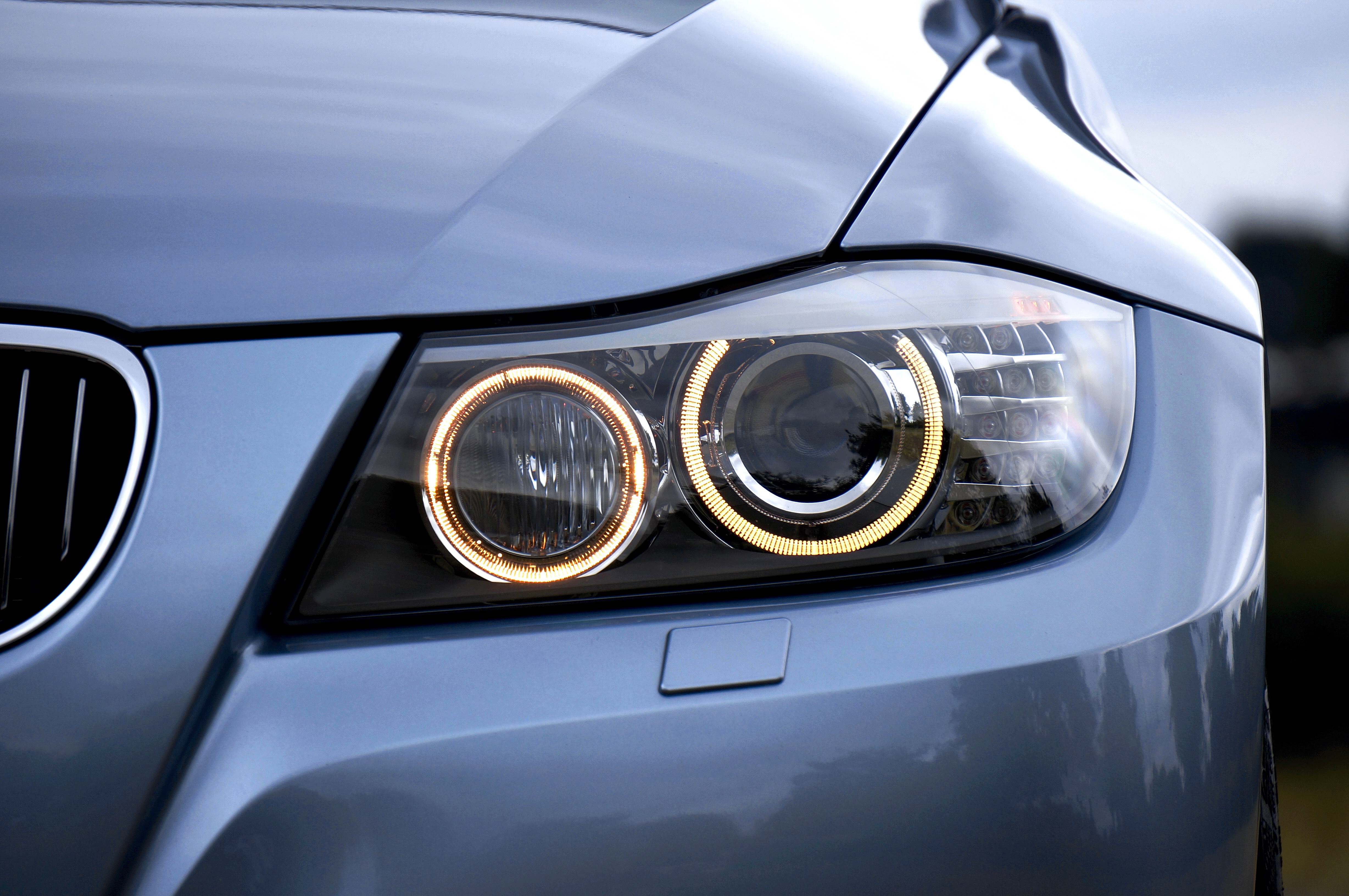 Estos son los tipos de faros más comunes: ¿cuál se adapta mejor a su carro?