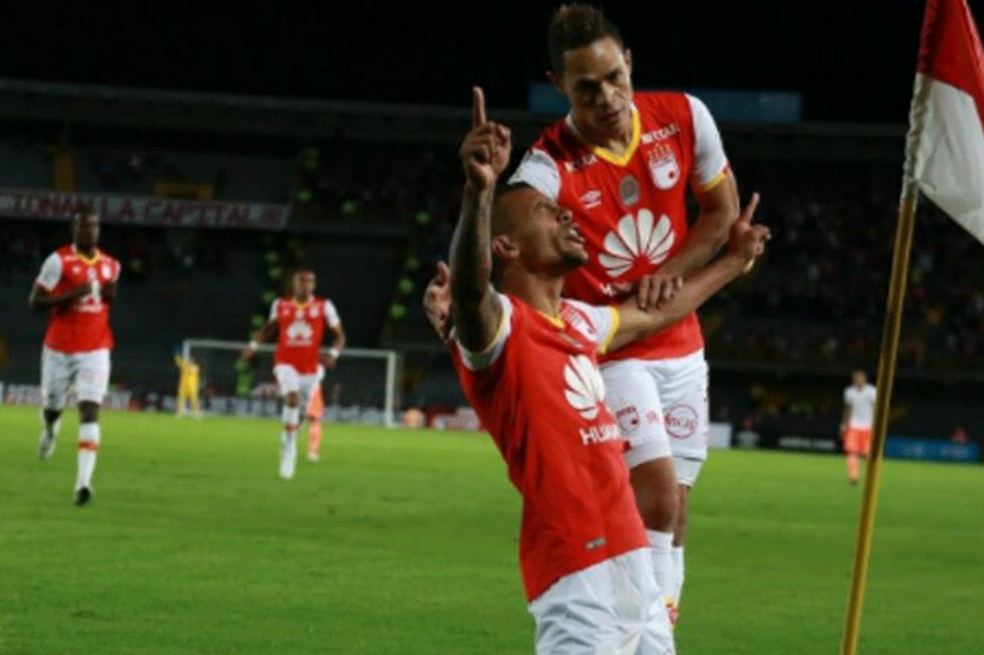 Santa Fe no cree en nadie: derrotó a Envigado y completó nueve de nueve