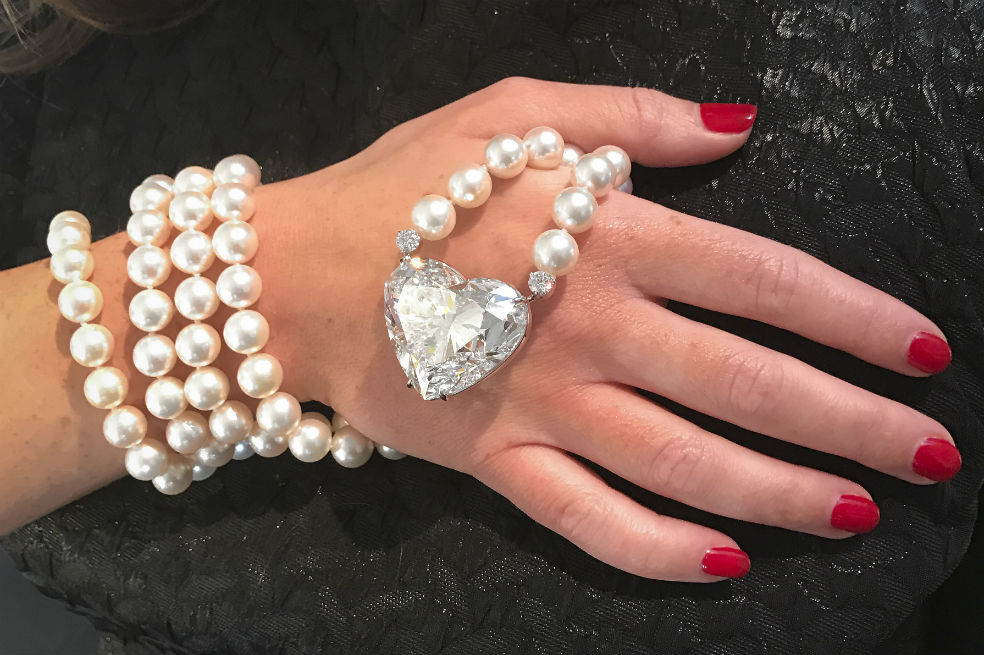 Subastan por primera vez el más grande diamante tallado en forma de corazón