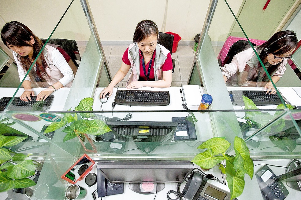 En Singapur se cree que la única forma de ganar buen dinero es con formación universitaria. /Bloomberg