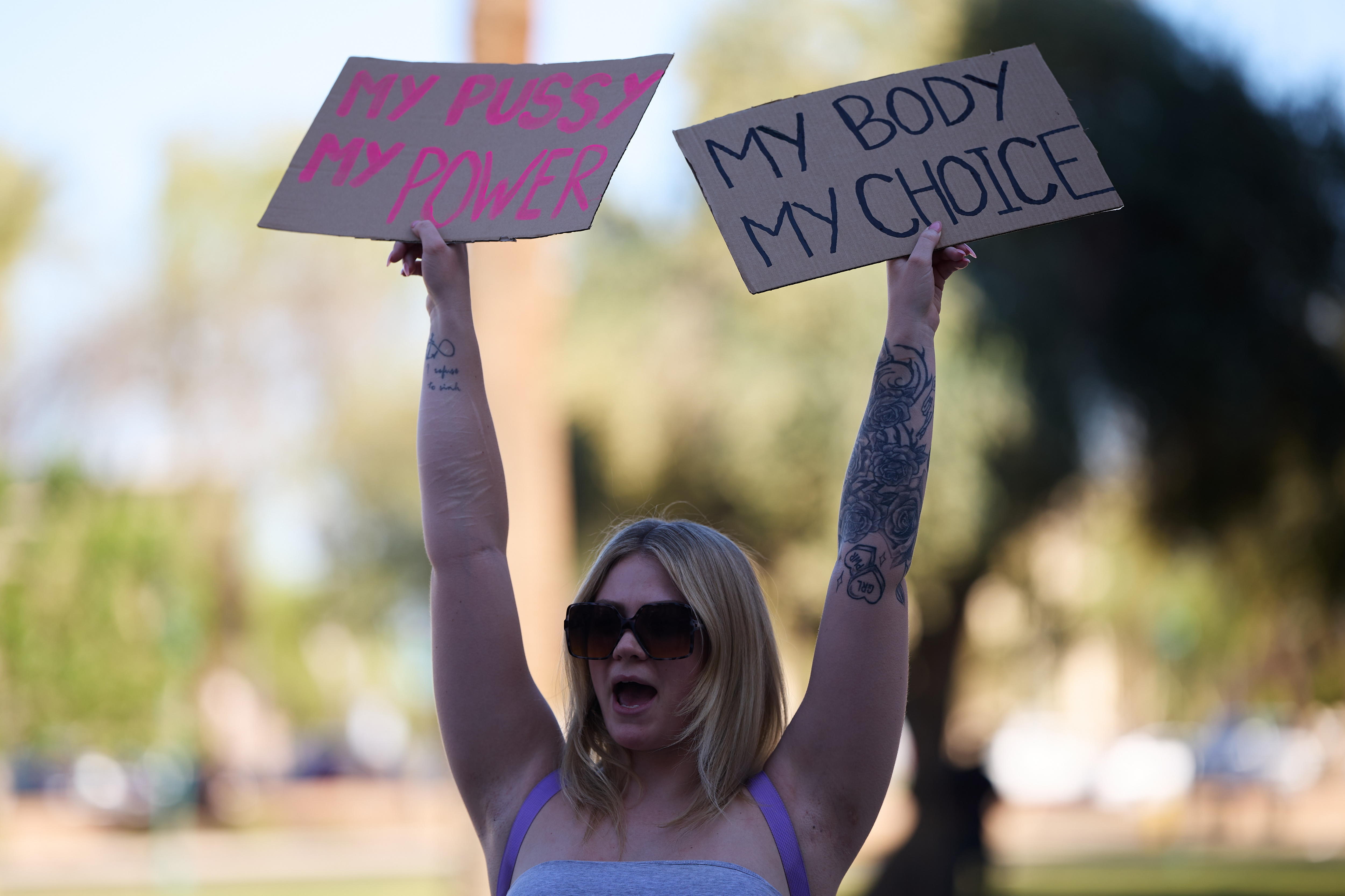 Aborto en Arizona: nuevas prohibiciones obligan a las mujeres a “decidir rápido”