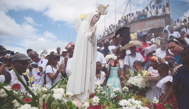 Todos salieron a recibir a la Virgen de Fátima. Timbiquí es un municipio de la costa Pacífica caucana con unos 20.000 habitantes, la mayoría afros. / Óscar Pérez