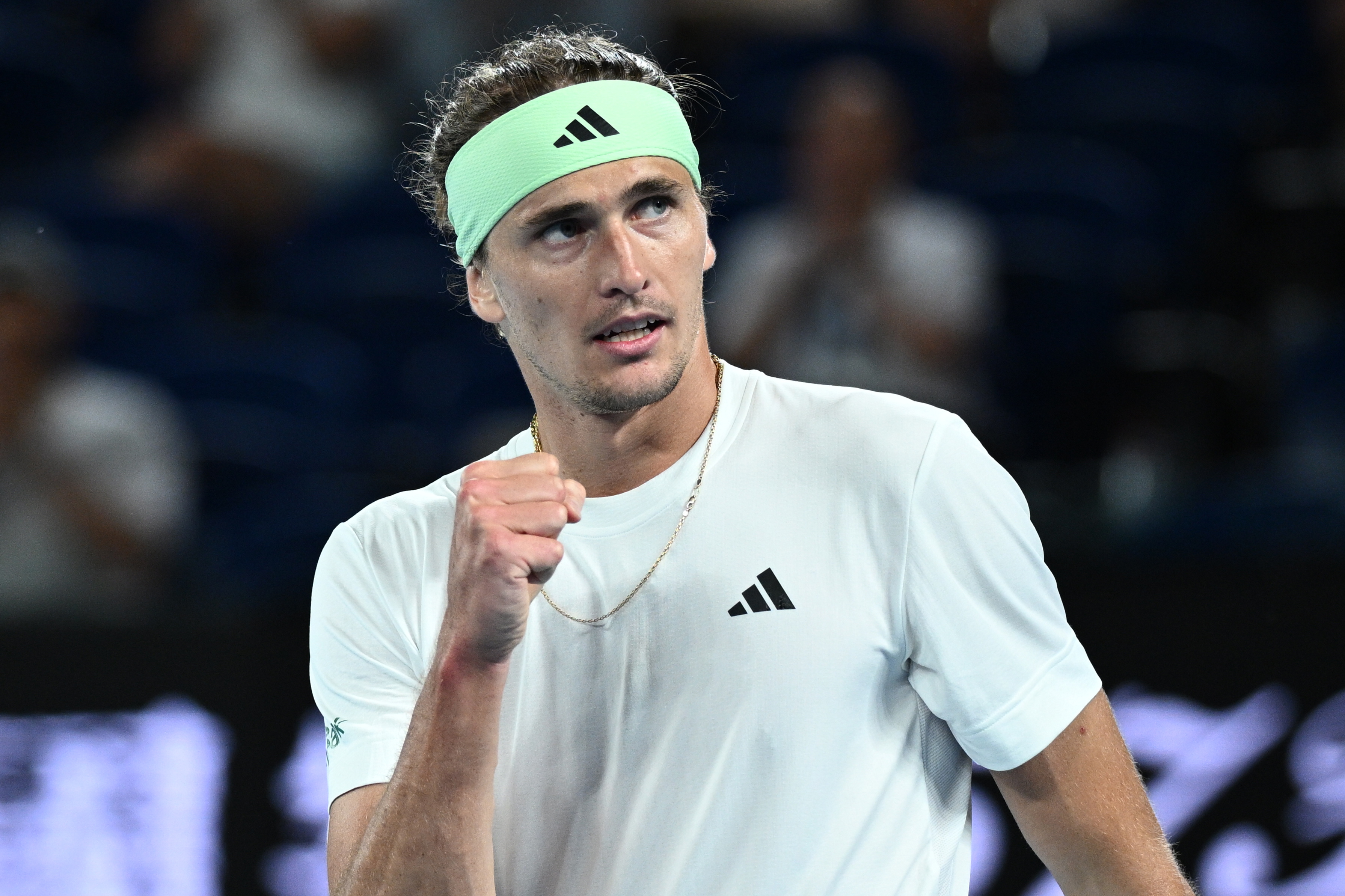 Medvedev y Zverev avanzan a octavos de final en el Abierto de Australia
