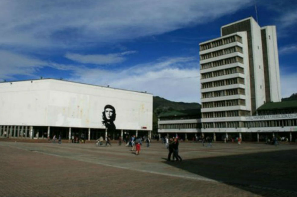 Aprueban Ley de Honores de la Universidad Nacional