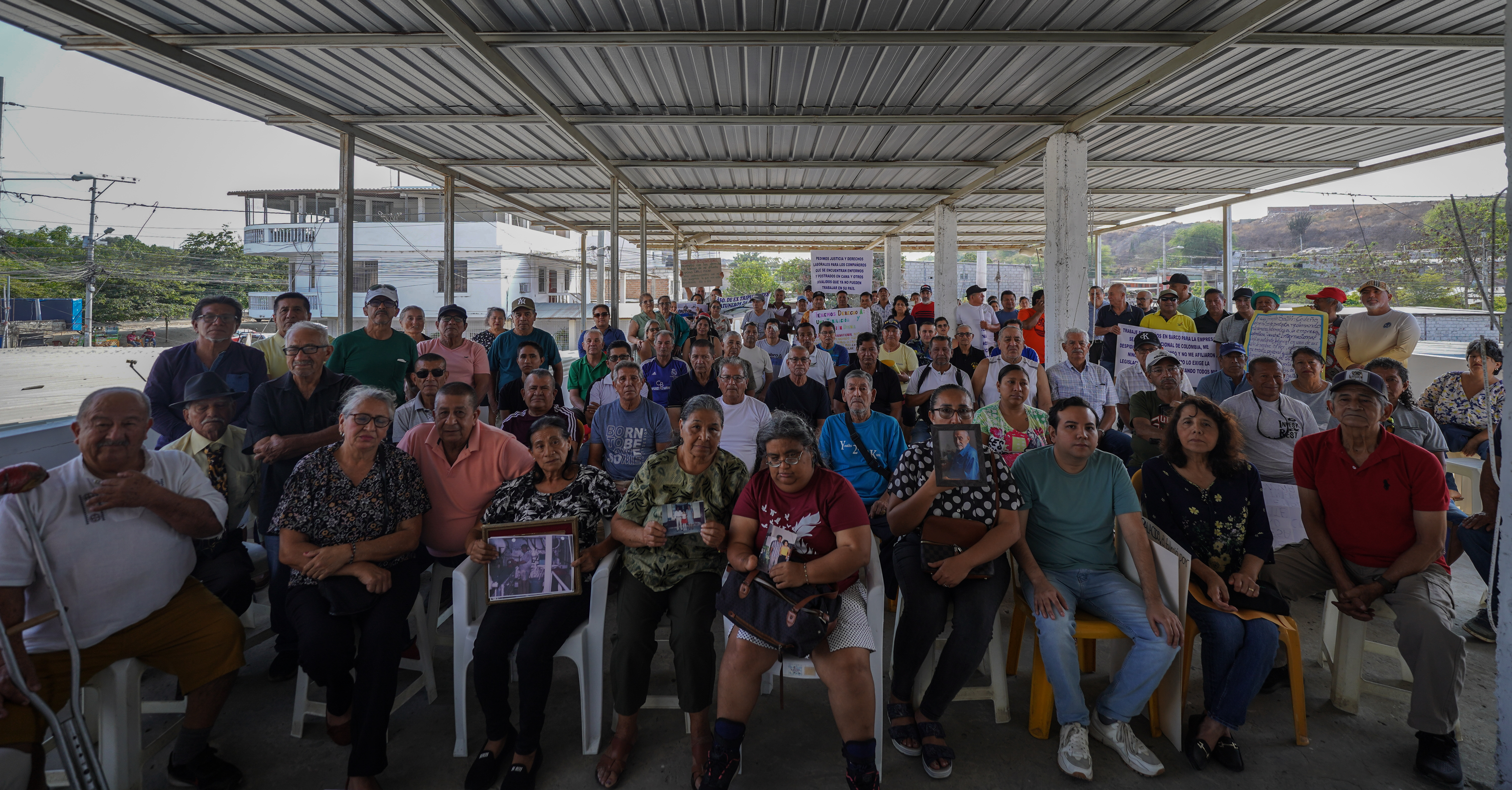 Reunión de extrabajadores de Van Camps en Ecuador