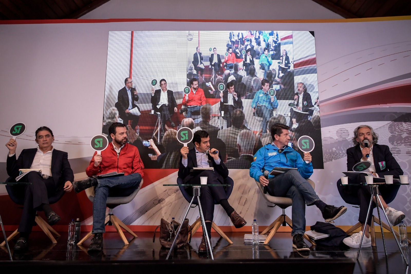 Los candidatos responden si le apostarán a usar energías renovables