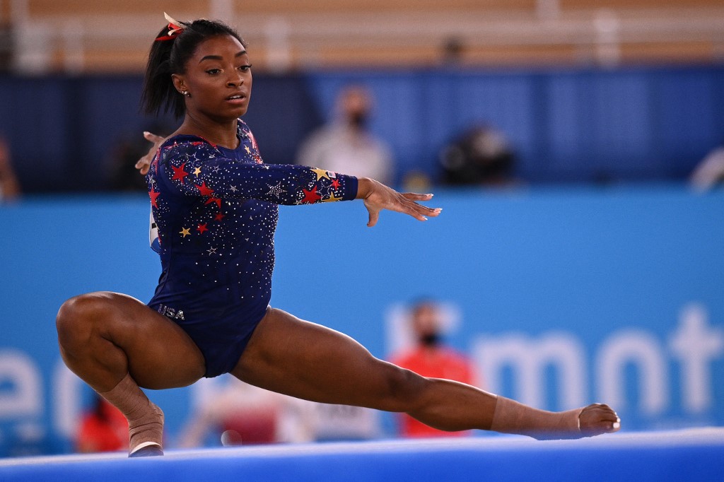 Simone Biles, multicampeona olímpica en gimnasia.