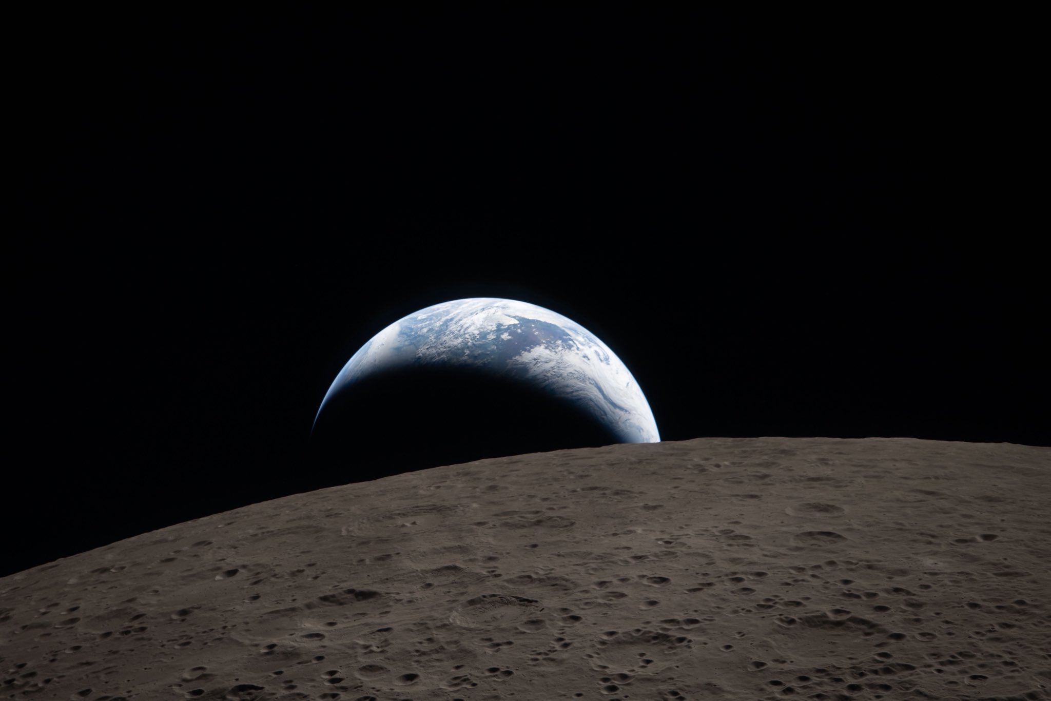 Esta es la primera foto de la Tierra tomada desde la cara oculta de la Luna