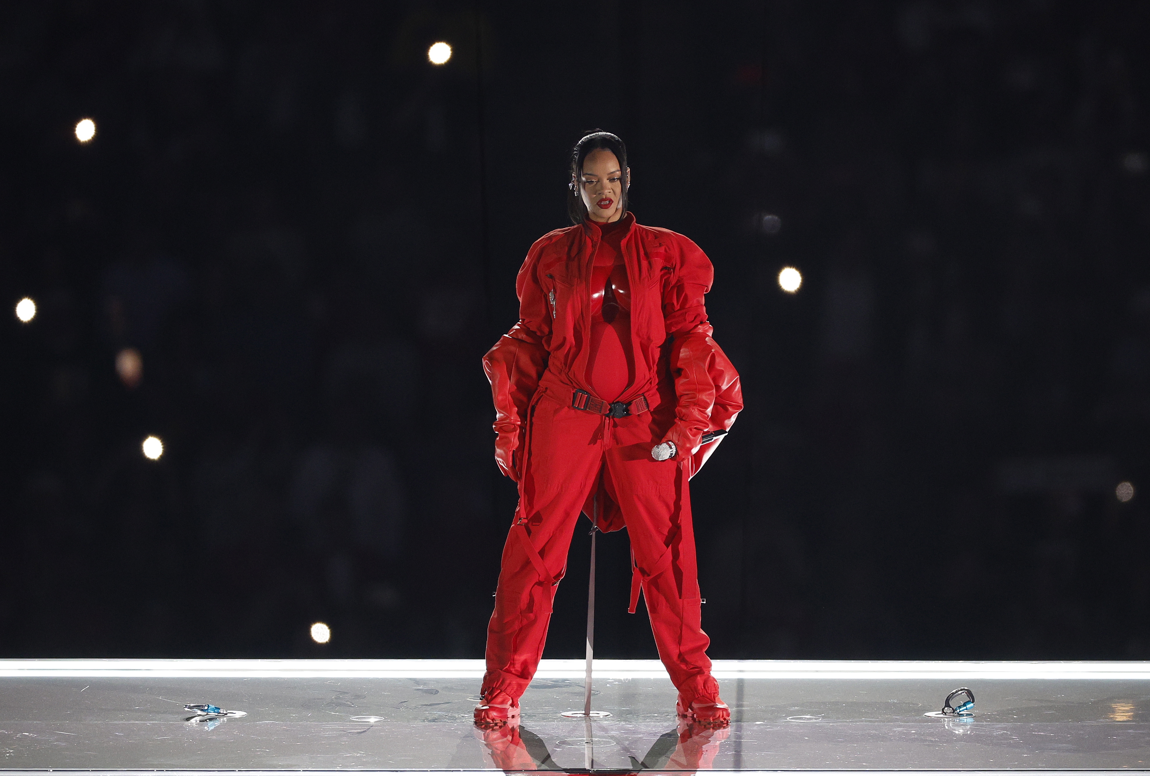 Super Bowl y Rihanna: Así fue el impresionante show de medio tiempo