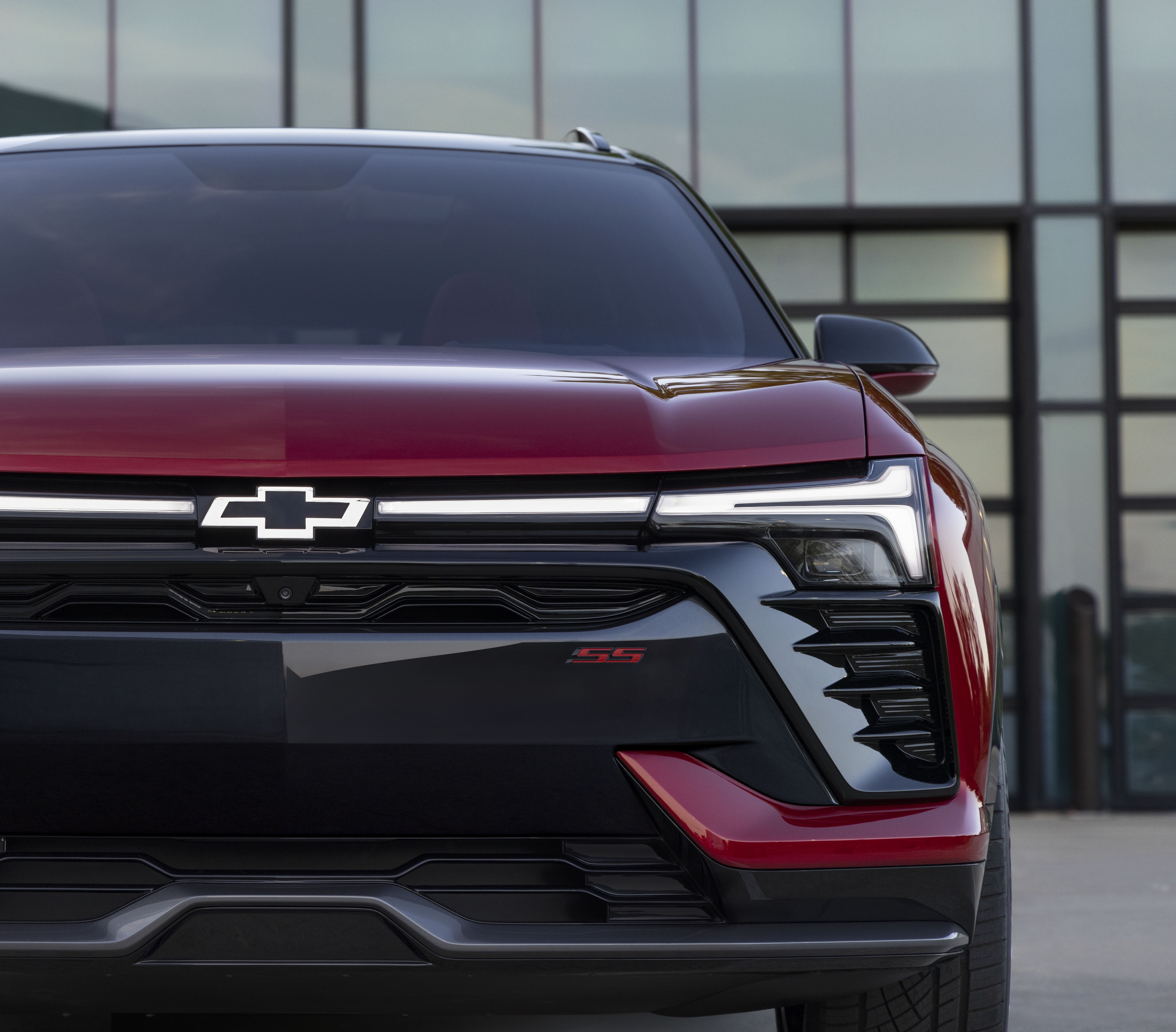 Chevrolet expuso los detalles de su opción de alto rendimiento Blazer EV SS, el cual ofrecerá 557 caballos de poder y 648 lb/pie de torque.