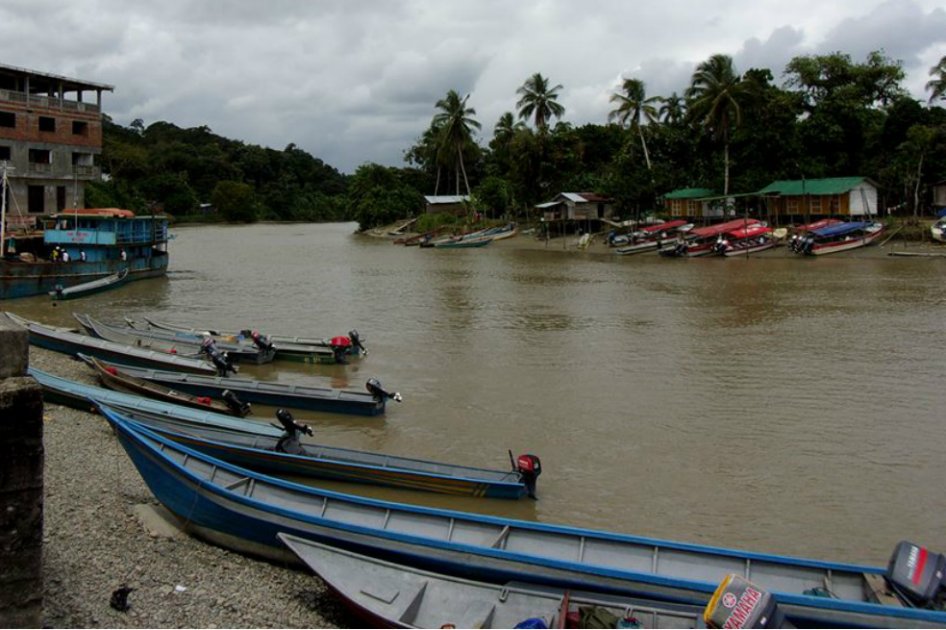 Lancha bomba en Timbiquí, Cauca deja 20 viviendas afectadas