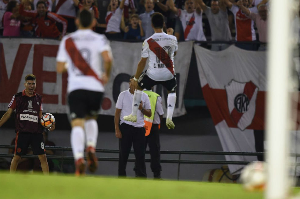 River Plate venció a Emelec y es el nuevo líder del Grupo D