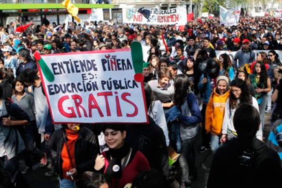 Miles de chilenos vuelven a las calles para exigir educación gratuita