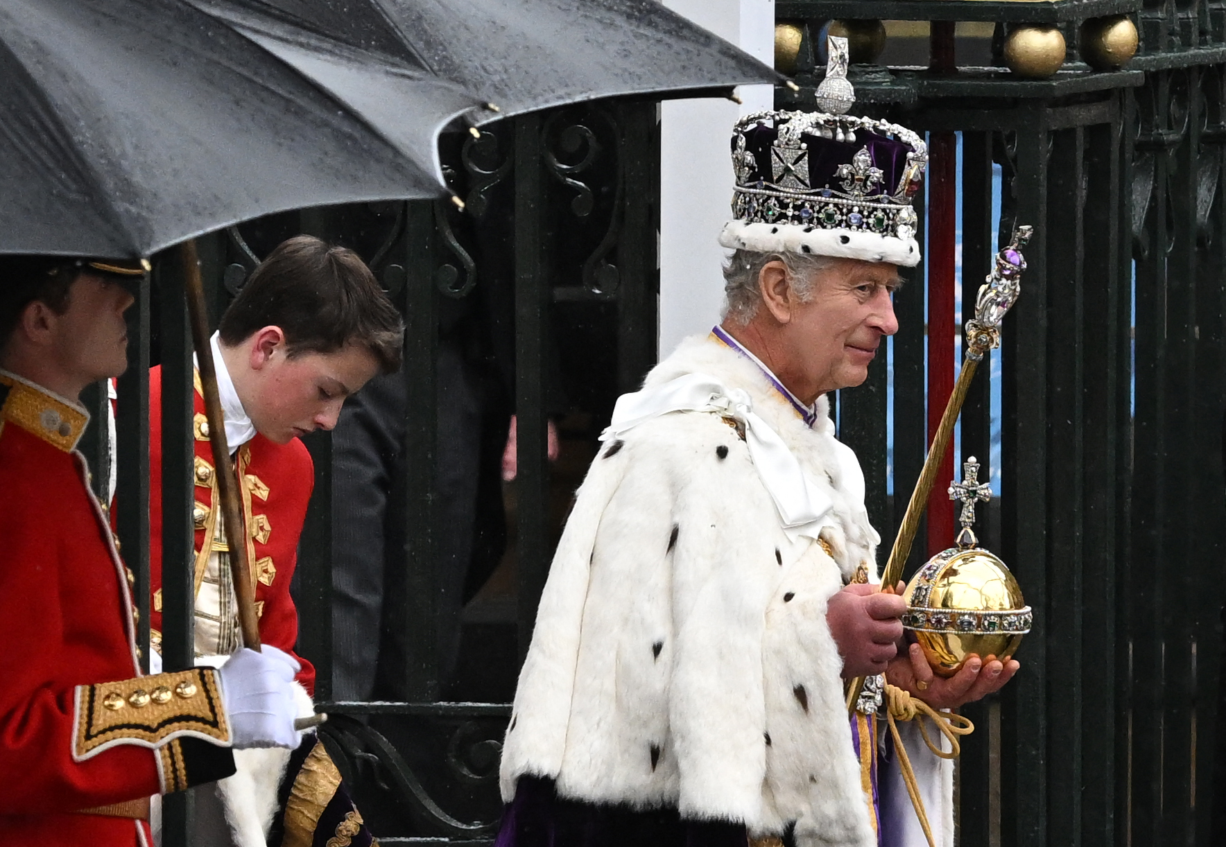 “Dios salve al rey”: Carlos III es coronado como soberano de Reino Unido