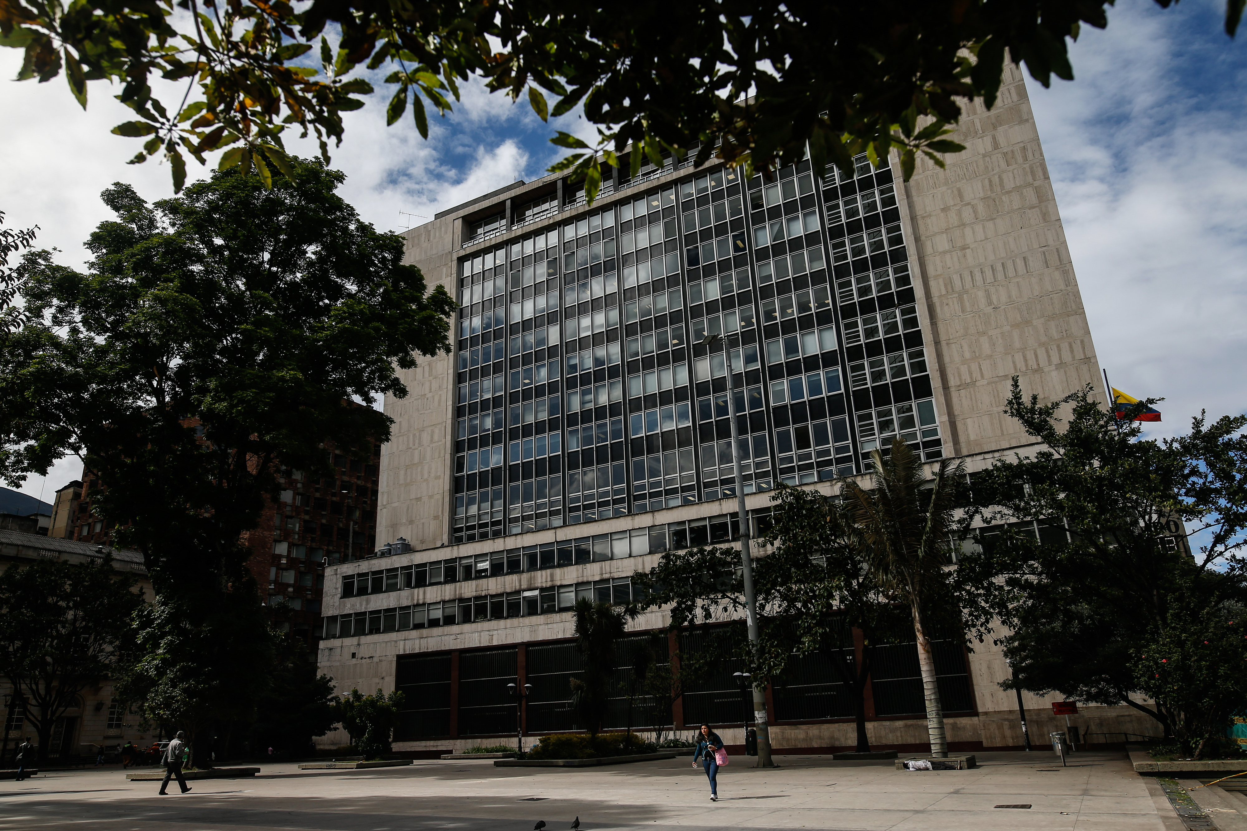 Los bancos centrales deberían seguir elevando las tasas de interés