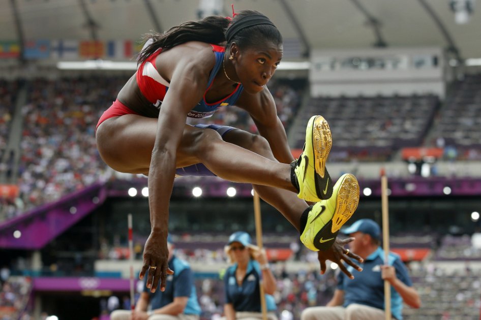 Caterine Ibargüen, campeona en salto triple de la Liga Diamante.//EFE
