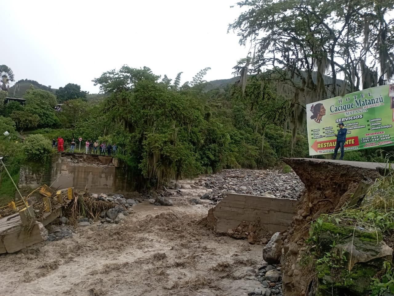 Cuatro municipios de Santander están incomunicados por colapso de un puente