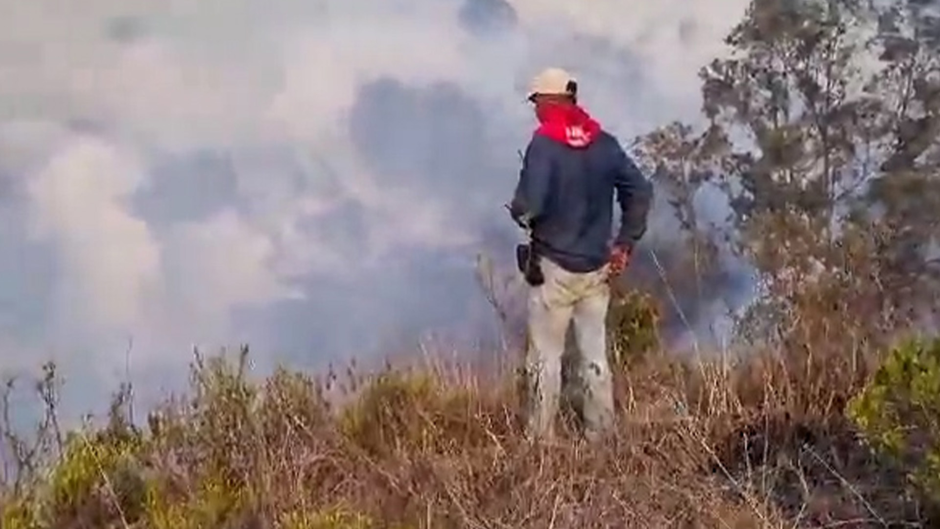 Fuerte incendio en Corrales, Boyacá, continúa por cuenta del viento