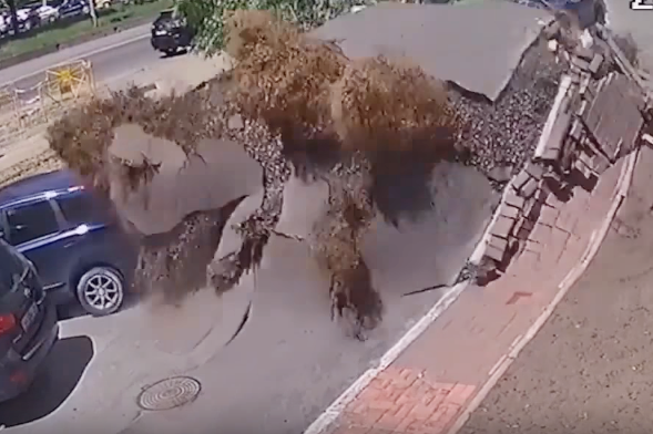 La impresionante explosión de una tubería en Ucrania