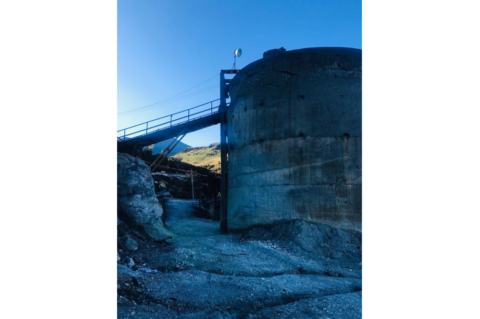 Así se ven las instalaciones abandonadas de la Sociedad Industrias Puracé, en la  mina El Vinagre de ese municipio caucano en la que se extraía azufre.