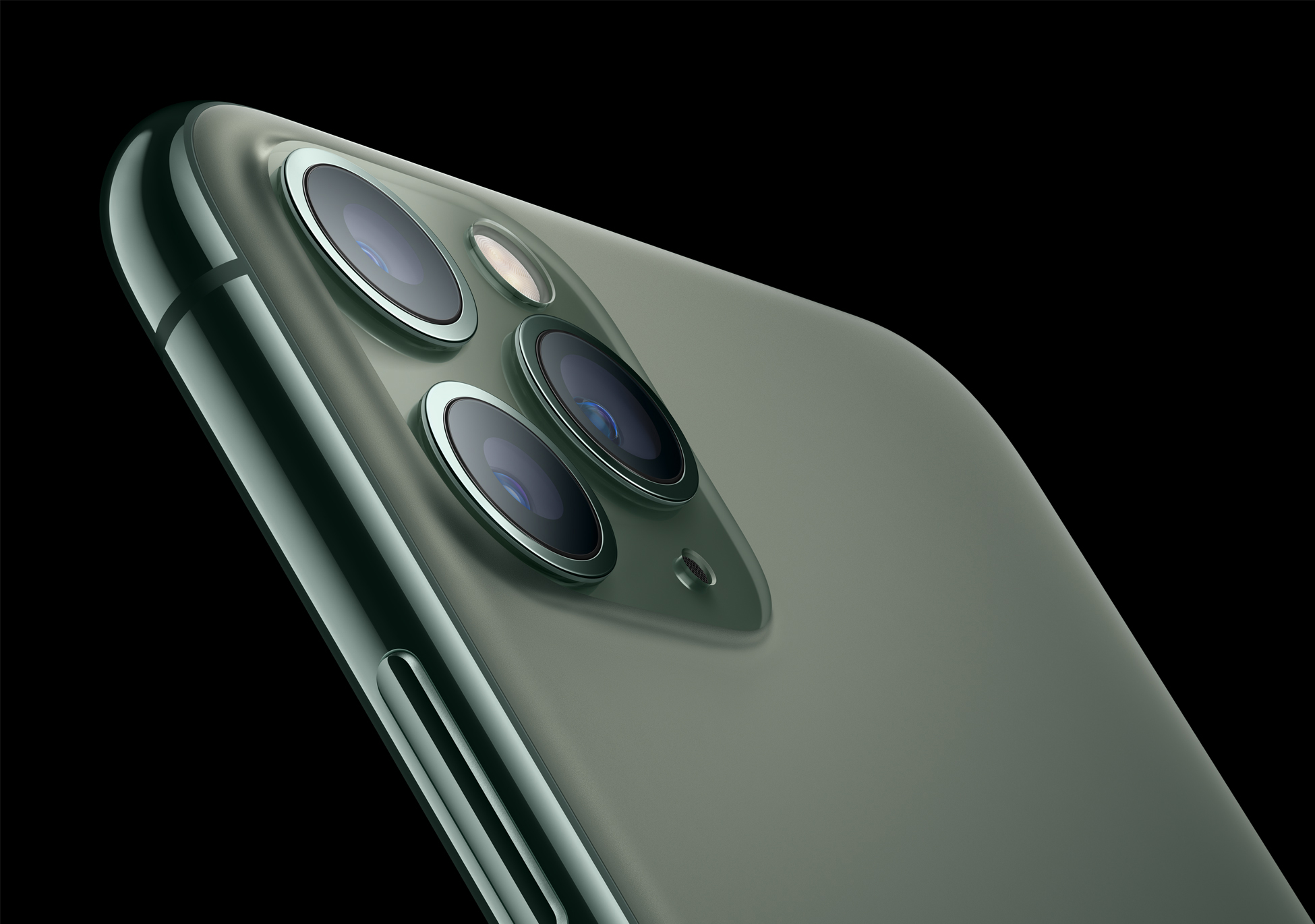 El iPhone 11 saldrá a la venta a US$699 y el 11 Pro Max a US$1099. Los equipos estarán en preventa este viernes, 13 de septiembre, y en las tiendas de Estados Unidos desde el 20 de septiembre.