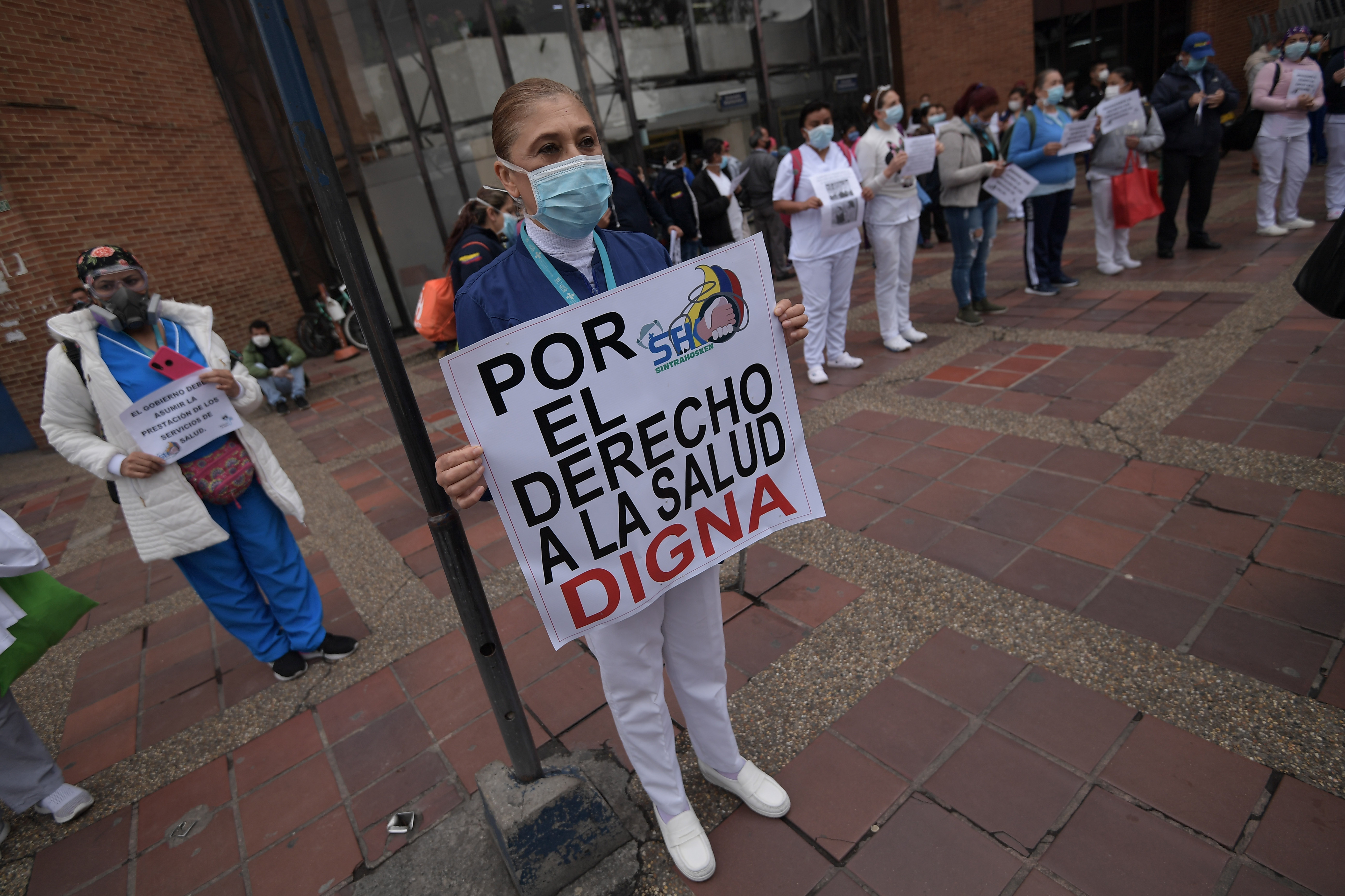 Trabajadores de la salud protestan