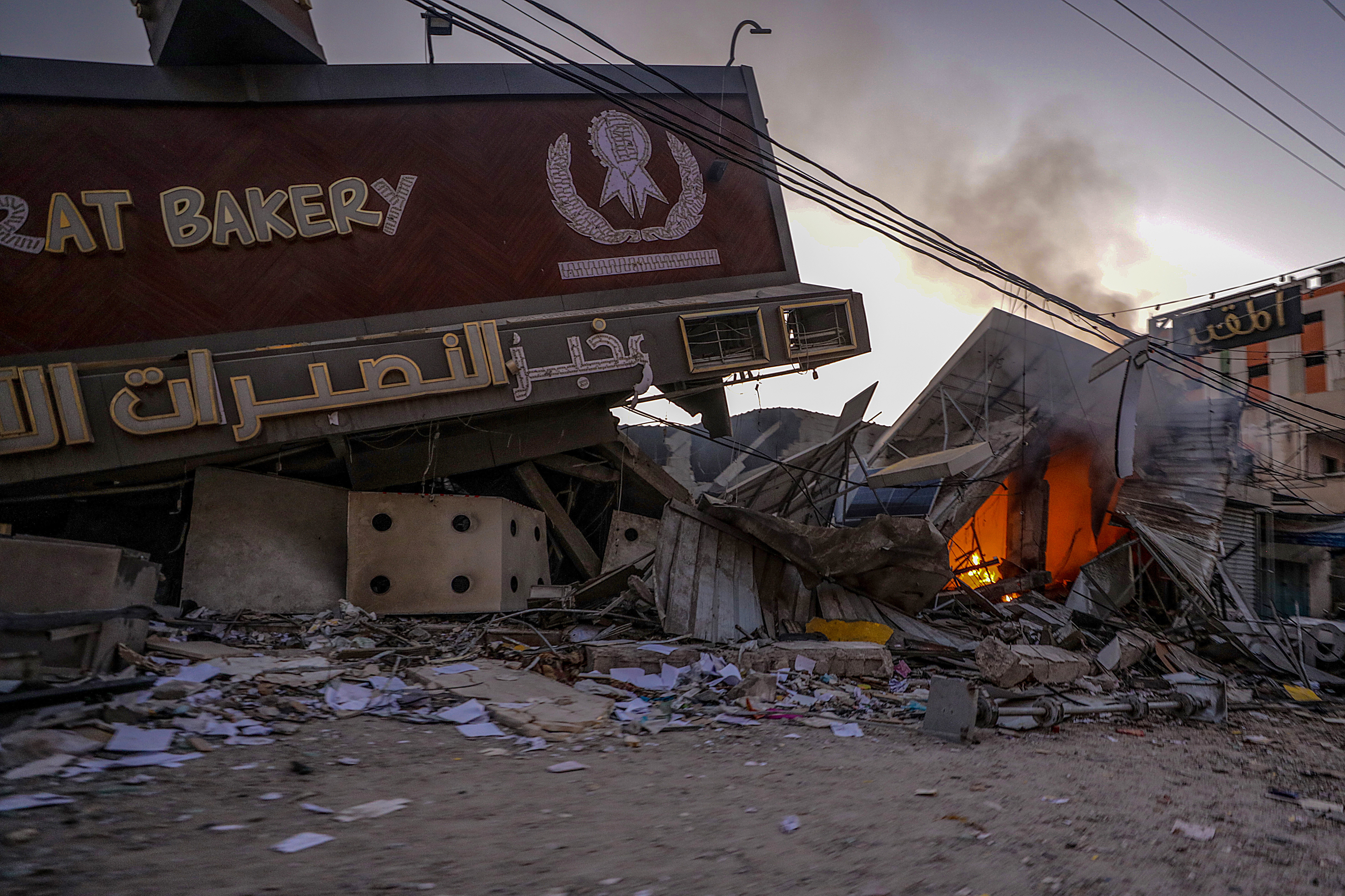 Gaza (-), 18/10/2023.- The rubble of a destroyed bakery at Al Nusairat refugee camp in the central Gaza Strip, 18 October 2023. More than 3,400 Palestinians and 1,400 Israelis have been killed according to the Israel Defense Forces (IDF) and the Palestinian Health authority since Hamas militants launched an attack against Israel from the Gaza Strip on 07 October. Israel has warned all citizens of the Gaza Strip to move to the south ahead of an expected invasion. EFE/EPA/MOHAMMED SABER