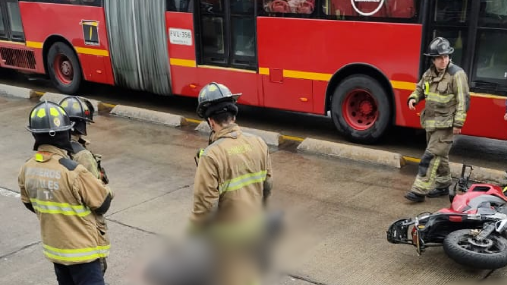 Motociclista murió tras ser arrollado por un bus de Transmilenio