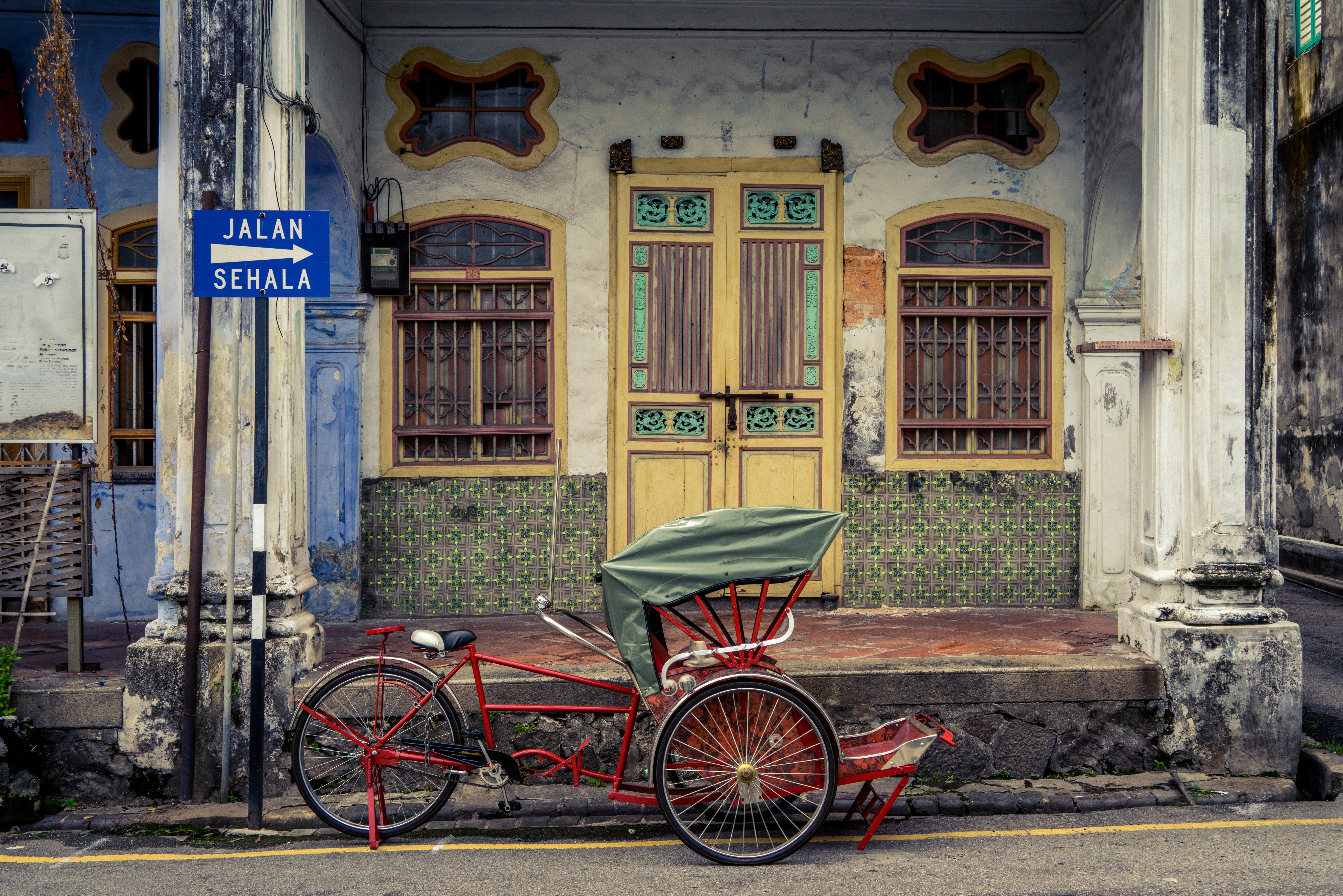 George Town, en Penang, combina arquitectura colonial, templos y arte urbano en un centro histórico declarado Patrimonio de la Humanidad por la UNESCO.