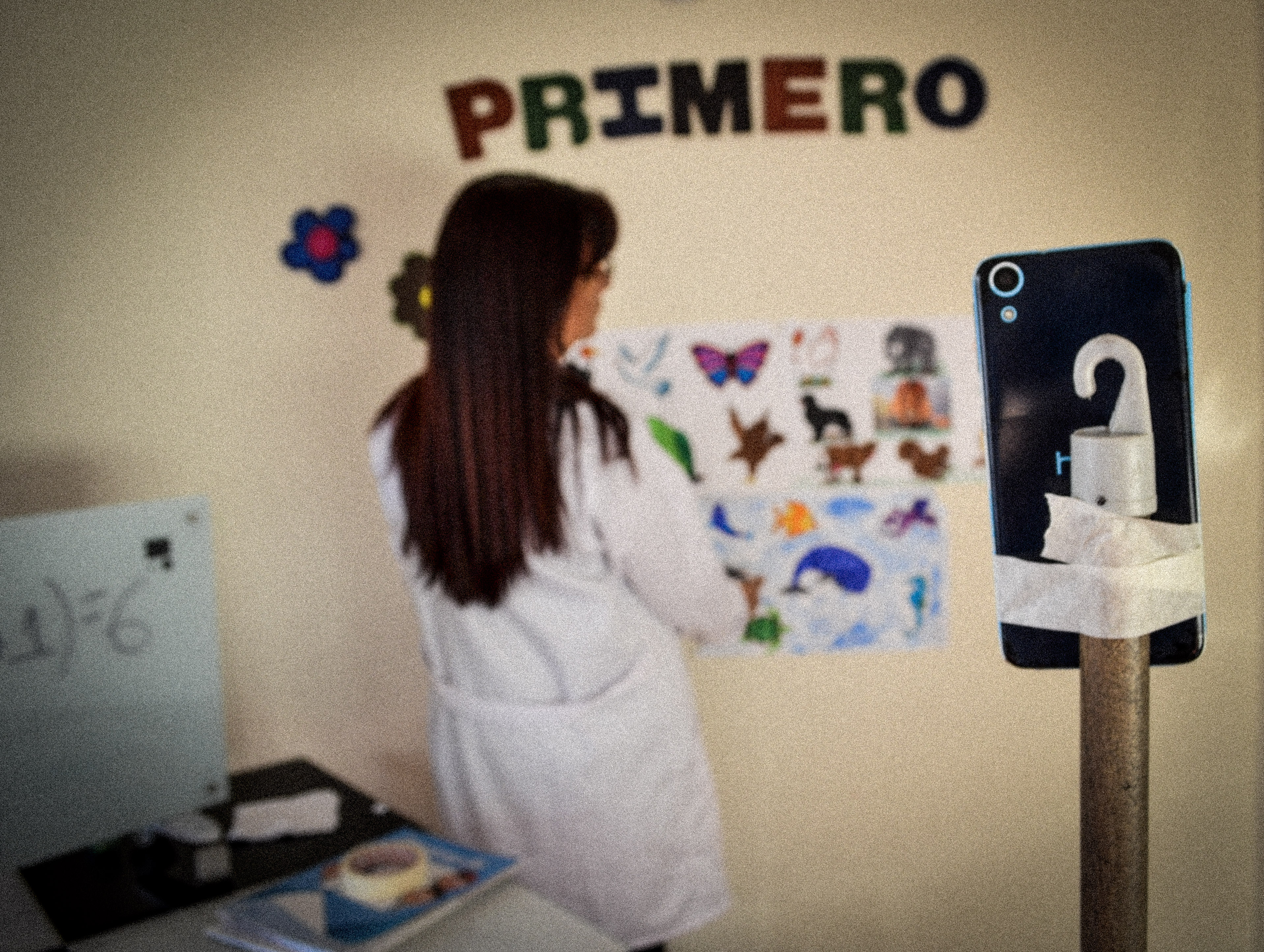 La pesada carga de ser madre en medio de la crisis