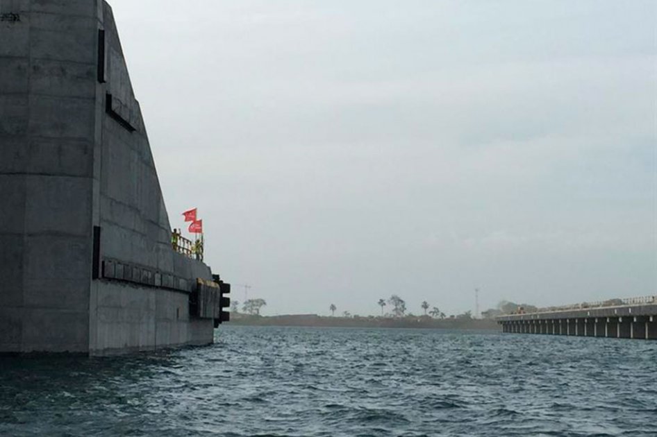 Inician «con éxito» llenado de esclusas del lado Pacífico del Canal de Panamá