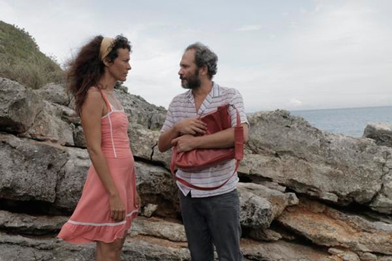 Imagen de la película "Santa y Andrés". 