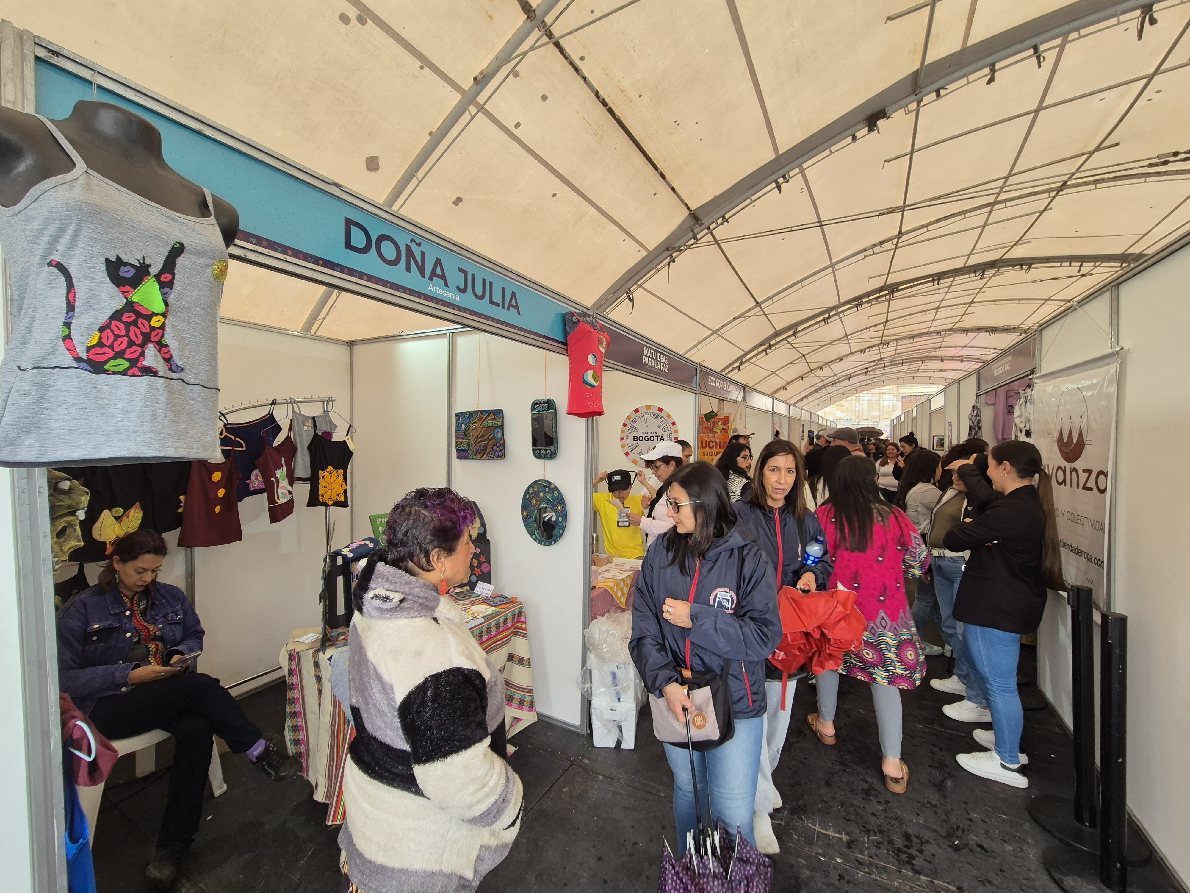 También una feria que reunió productos de firmantes de paz.