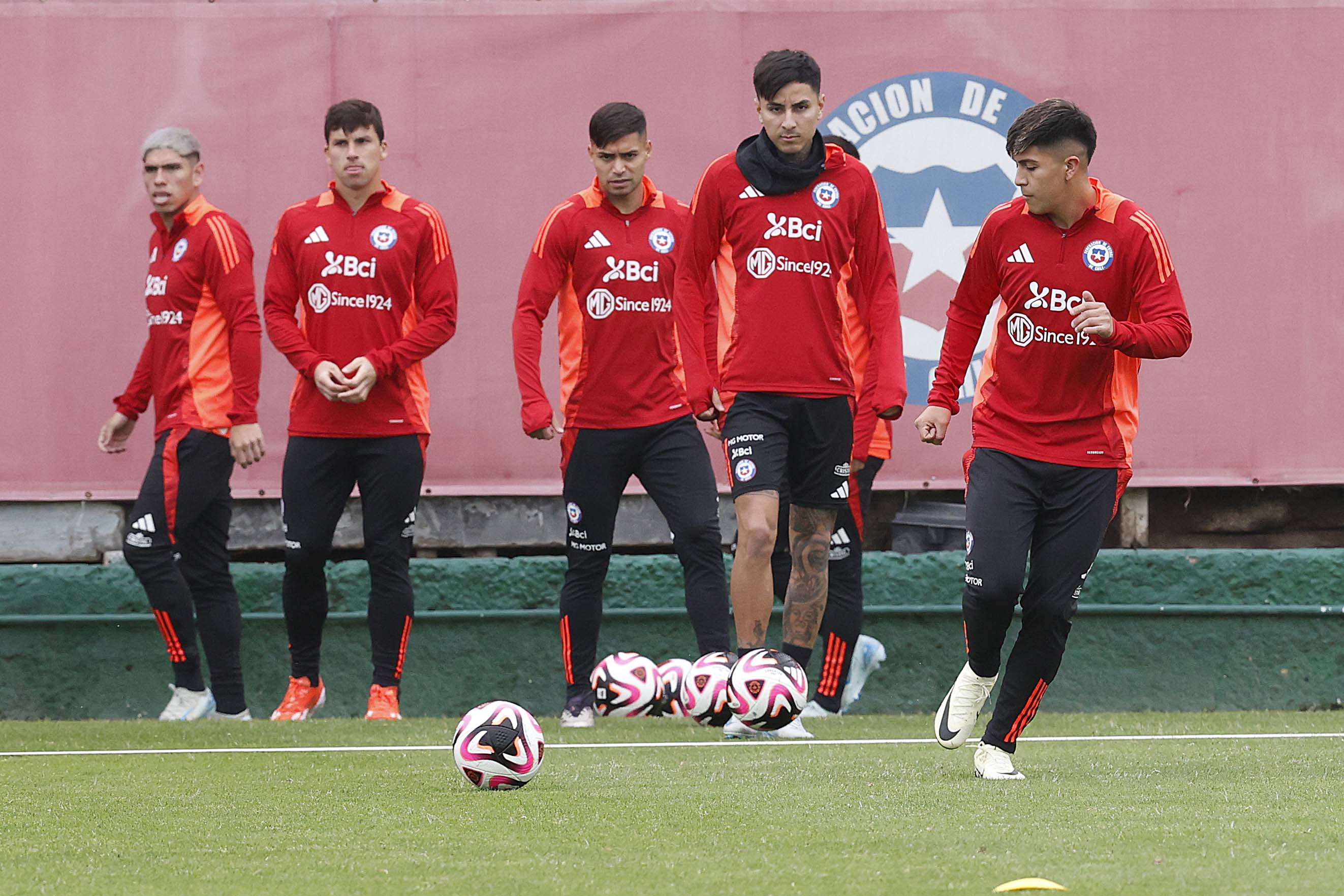 Chile sufre dos bajas sensibles en la previa del duelo contra Colombia