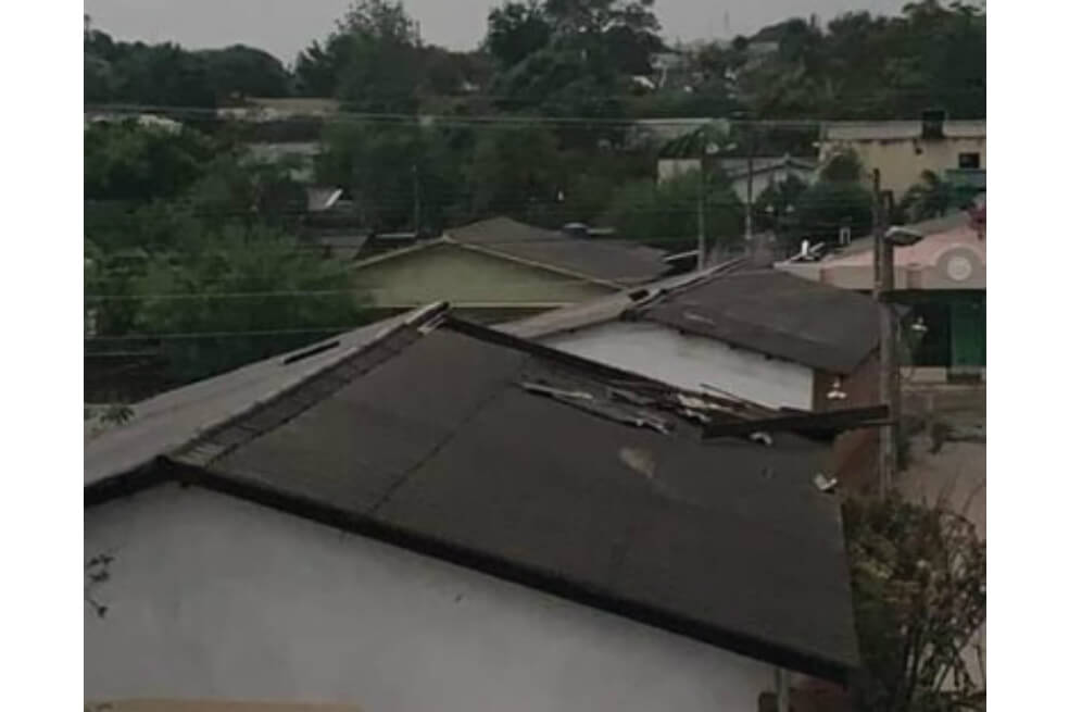 Un muerto y 17 heridos tras vendaval y fuertes lluvias en Magdalena