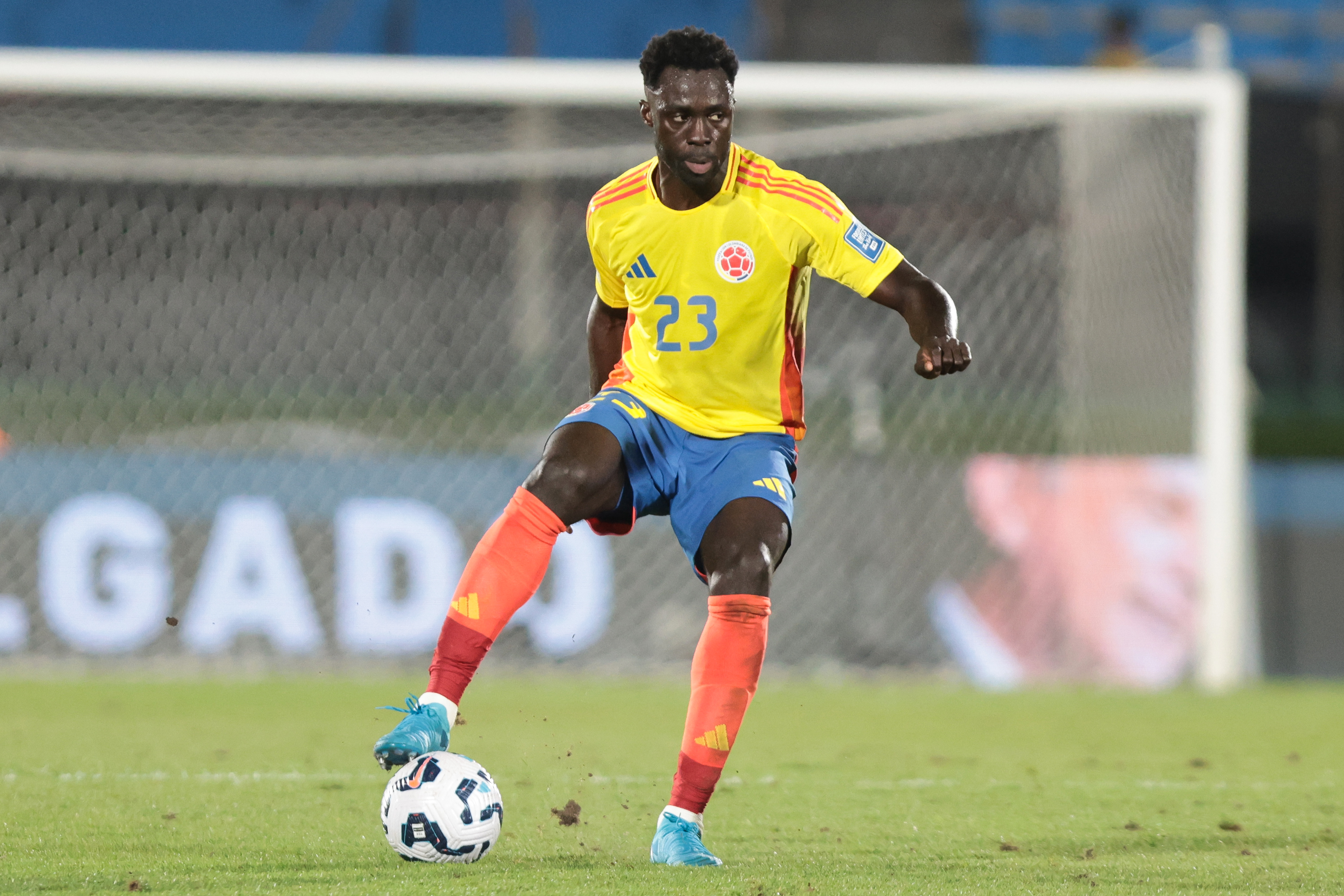 ¡Confirmado! Dávinson Sánchez definió su futuro: ya firmó