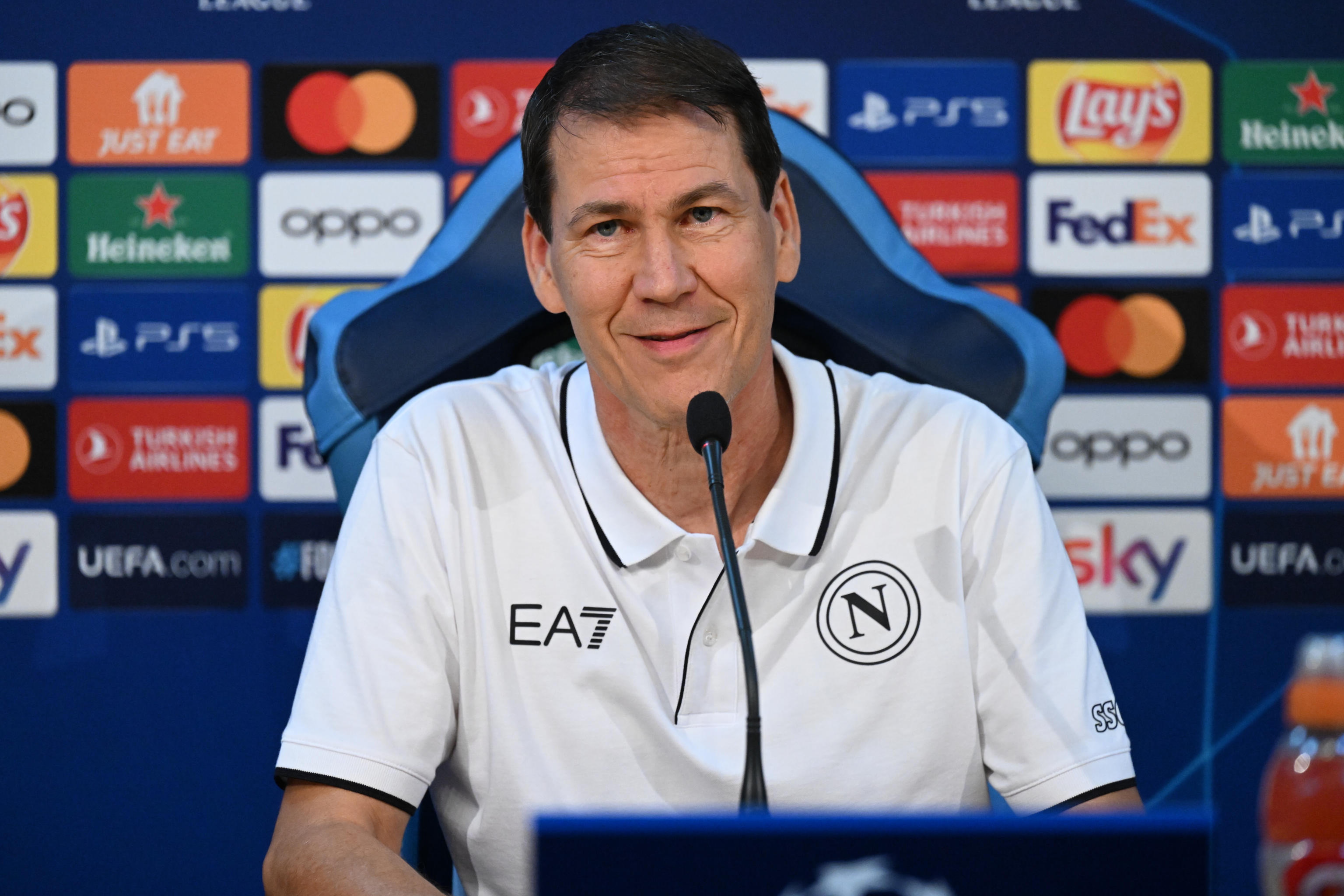 Napoli (Italy), 07/11/2023.- Napoli'Äôs head coach Rudi Garcia attends a press conference at the Konami Training Center in Castel Volturno, Italy, 07 November 2023. SSC Napoli will face Union Berlin in their UEFA Champions League group stage match on 08 November 2023. (Liga de Campeones, Italia) EFE/EPA/CIRO FUSCO