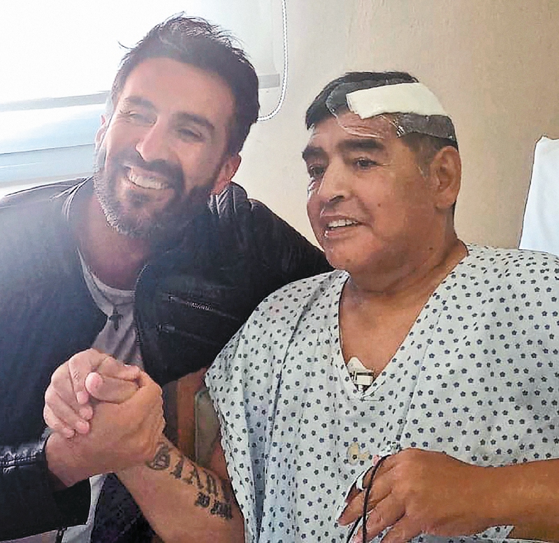 A principios de este mes, al legendario argentino lo operaron luego de hallarle un coágulo en su cerebro. 
