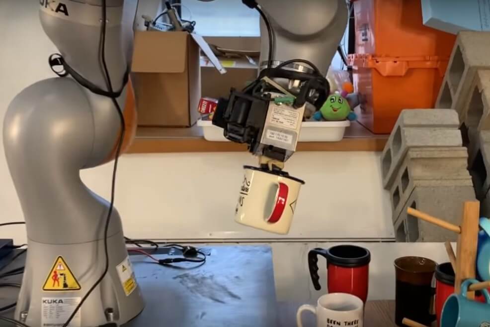 El robot del MIT puede recoger y colocar objetos con una precisión sin precedentes