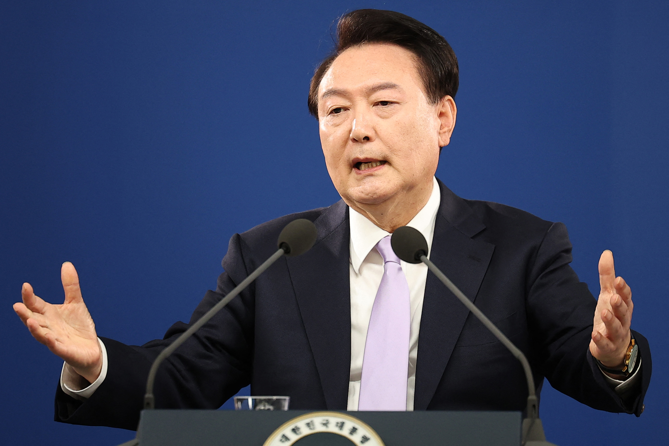 Investigadores intentan arrestar a Yoon Suk Yeol, suspendido presidente surcoreano