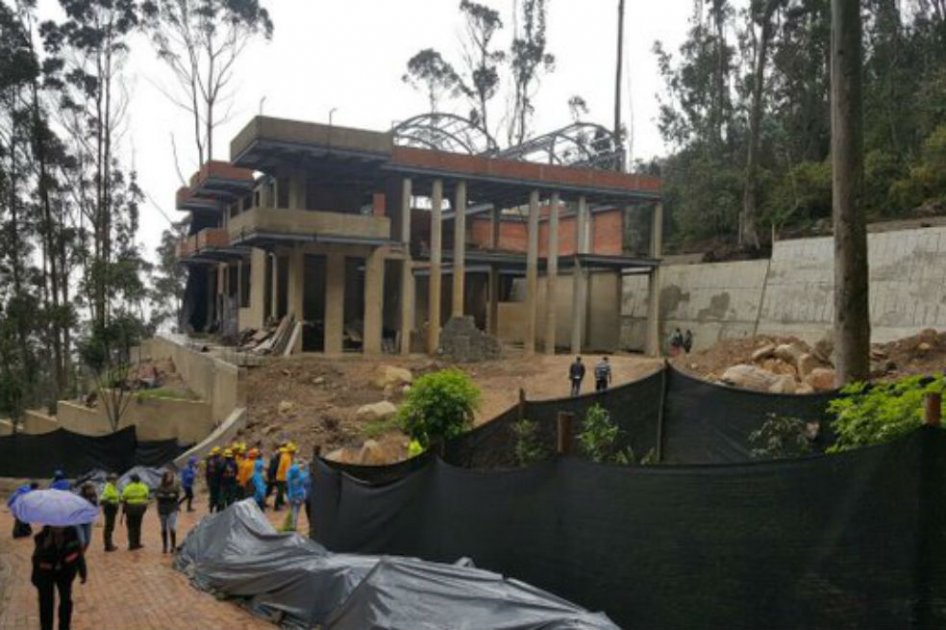 Autoridades se toman los cerros orientales de Bogotá para desalojar viviendas ilegales