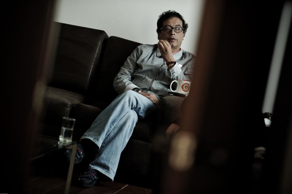 Gustavo Petro : Aquí no nos robamos un peso