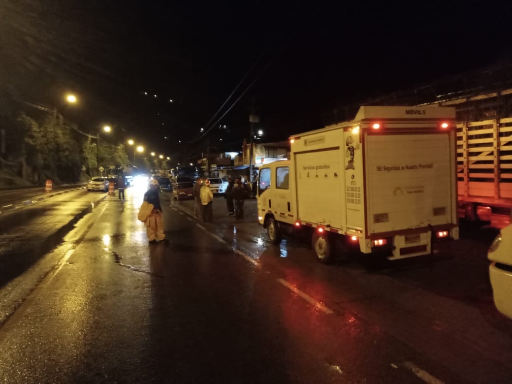 Vía al Llano: cierran preventivamente el corredor por fuertes lluvias