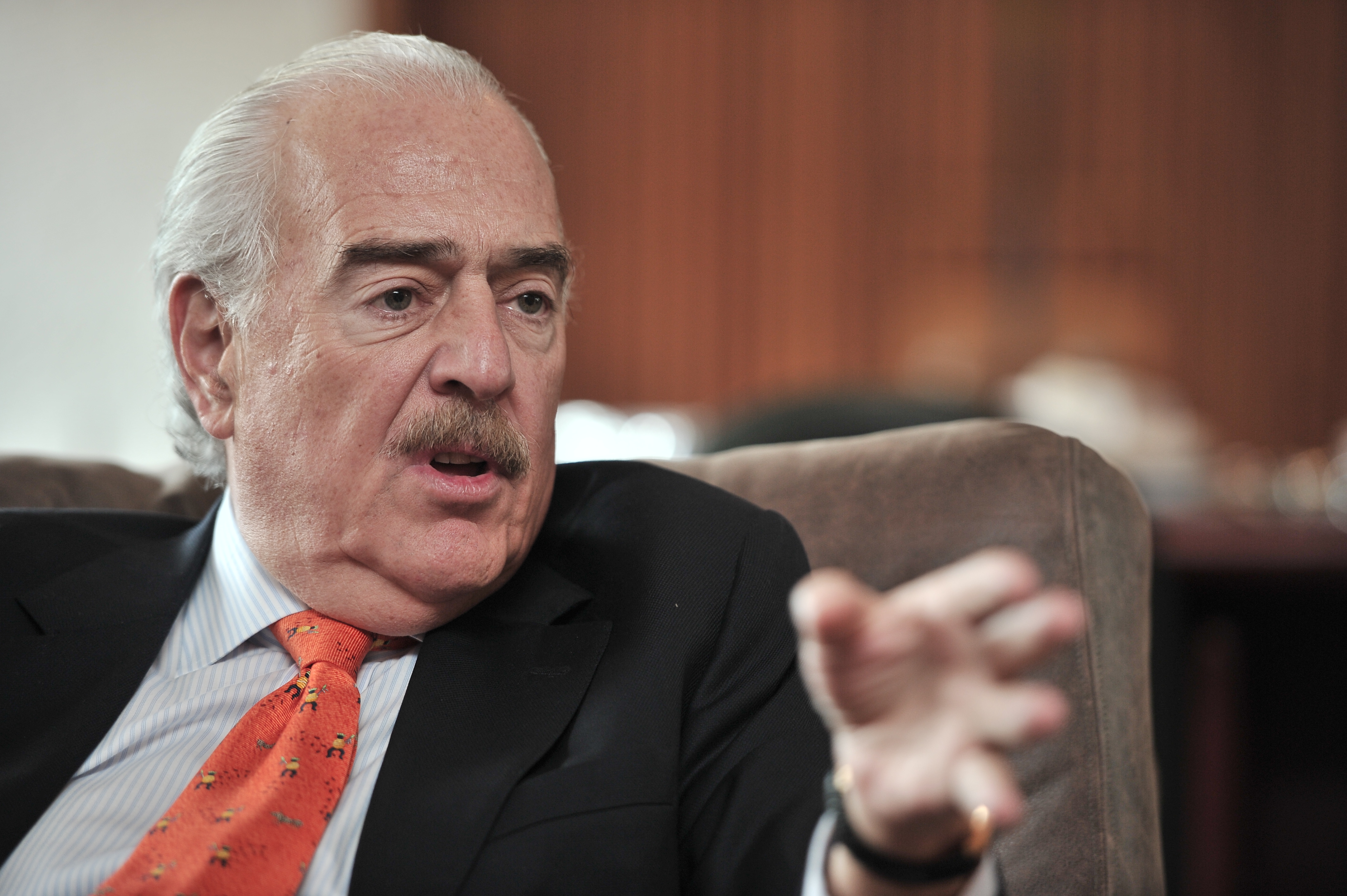 “Pretende acallar mi ejercicio de la oposición”: Pastrana respondió a denuncia de Petro