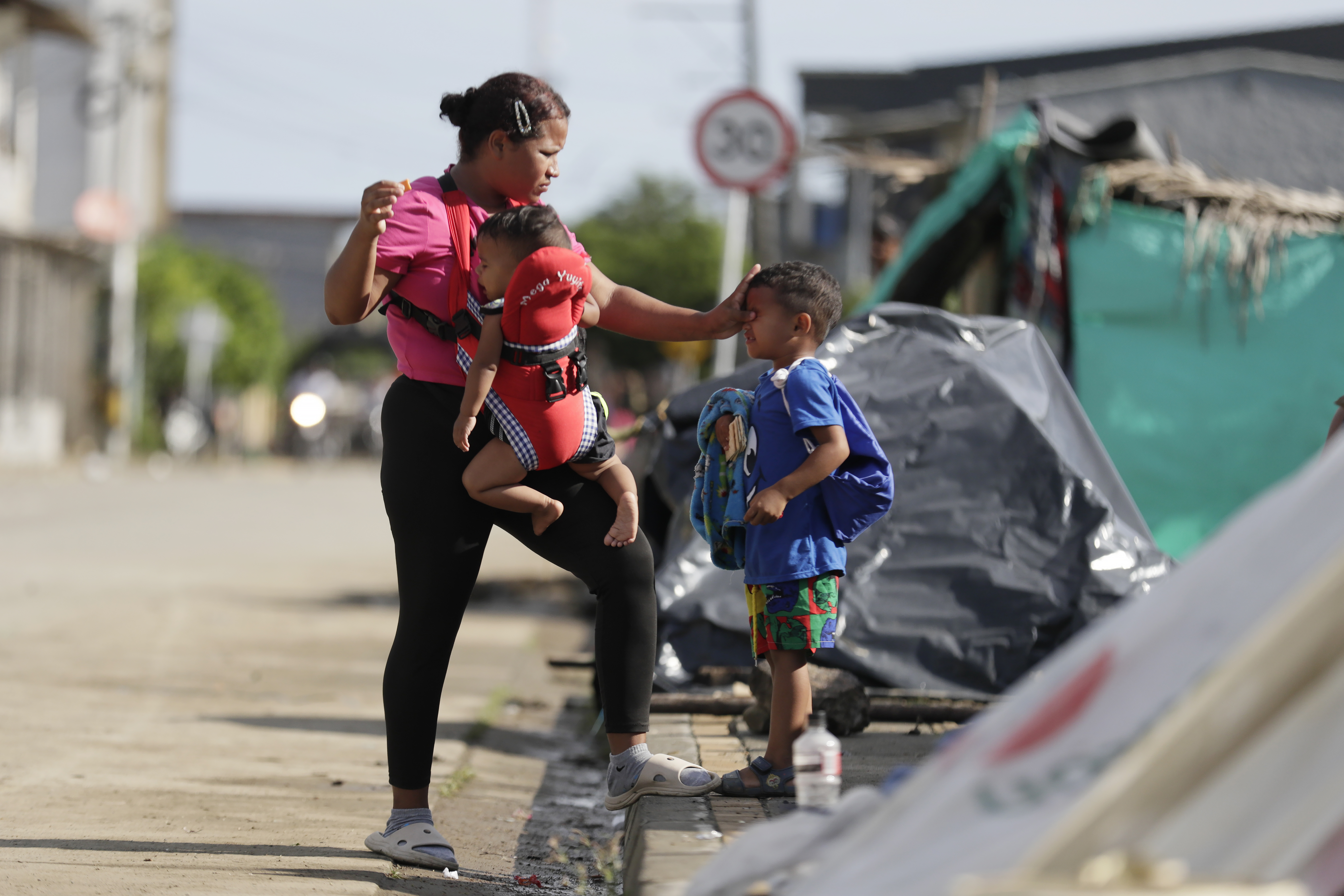 El peso desproporcionado del cuidado aplasta las posibilidades de las mujeres migrantes