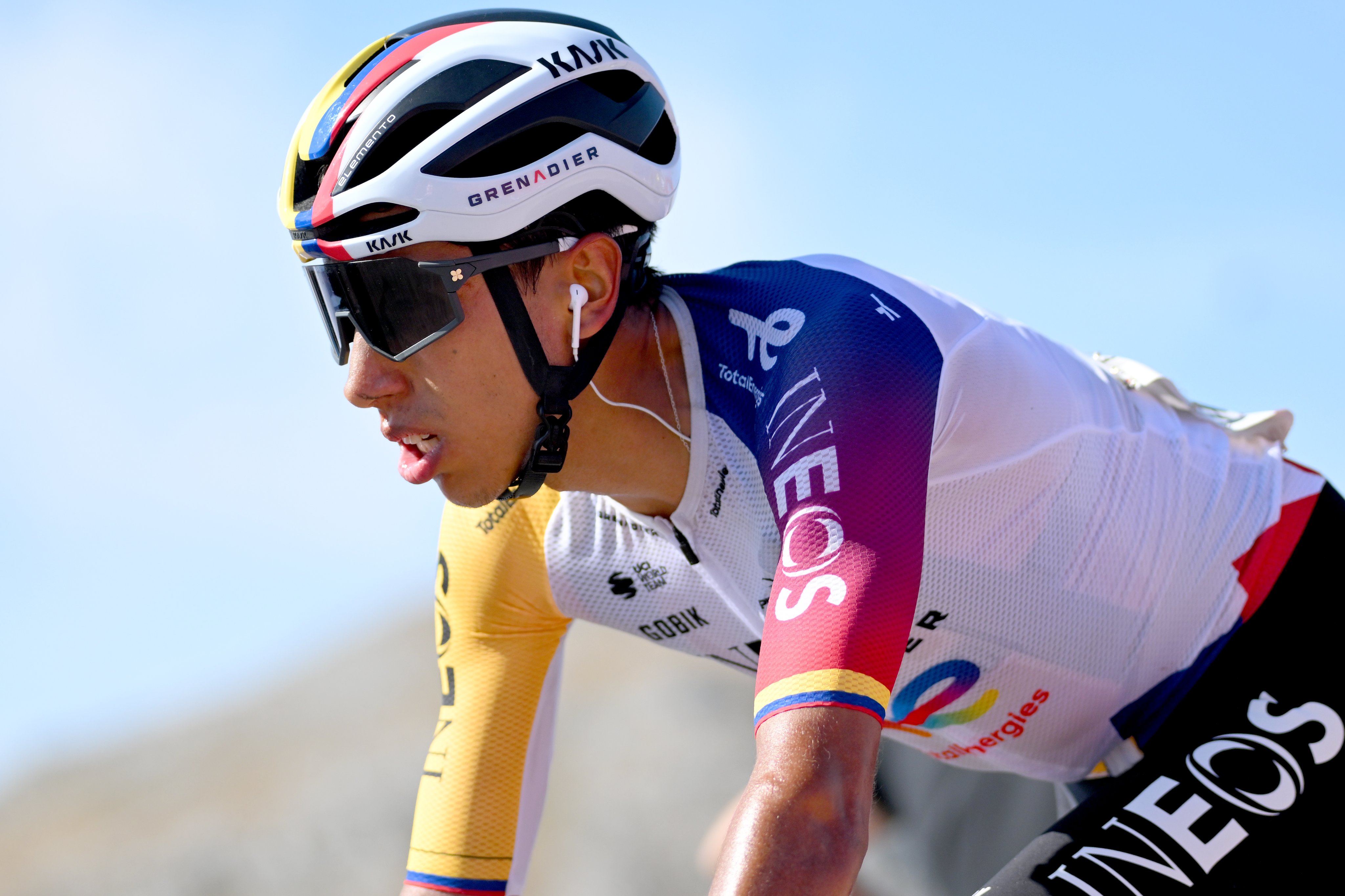 Insólito problema de Egan Bernal con su pasaporte: peligra su viaje para el Giro de Italia