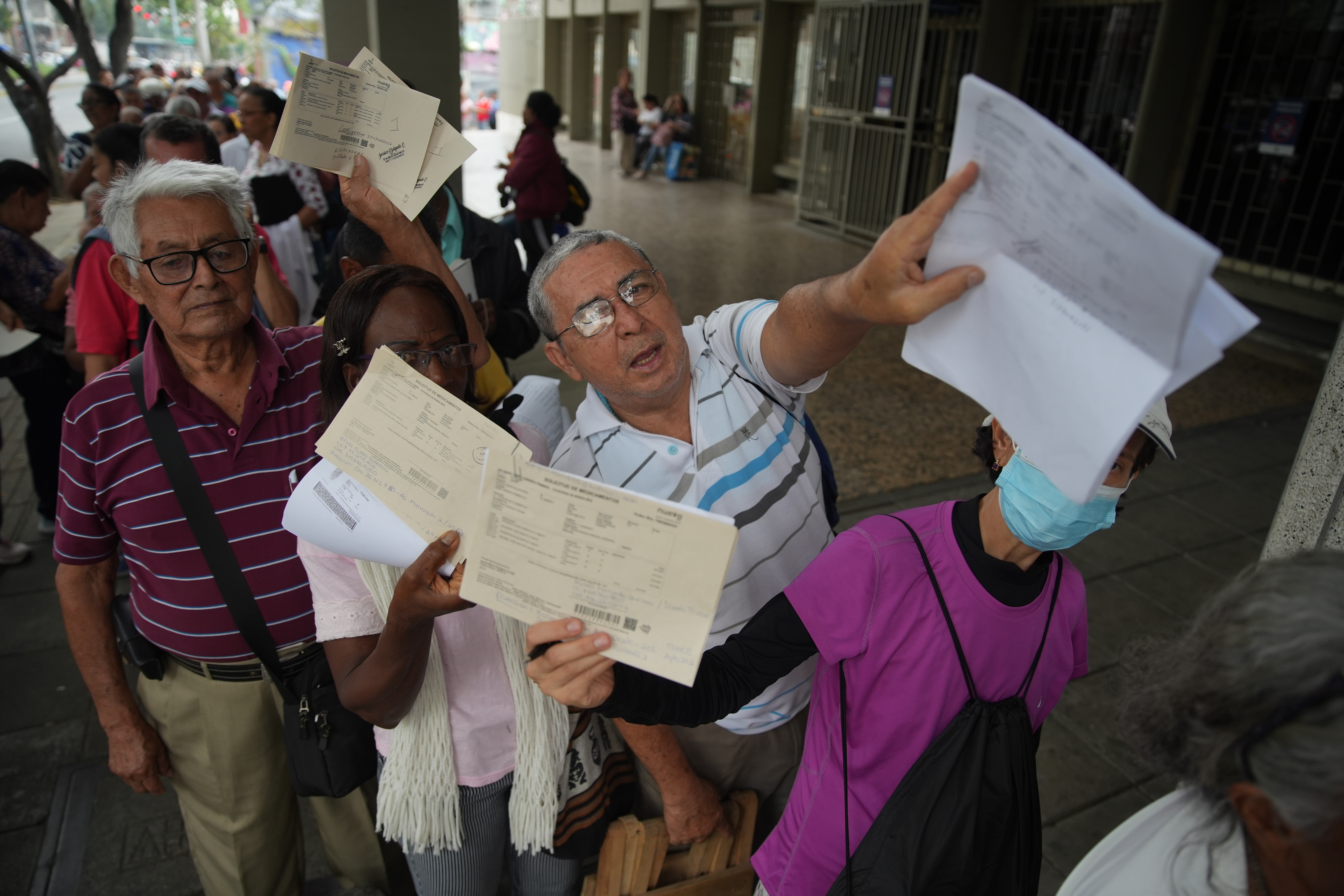 Pacientes piden a la CIDH intervenir por la “vulneración” del derecho a la salud en Colombia