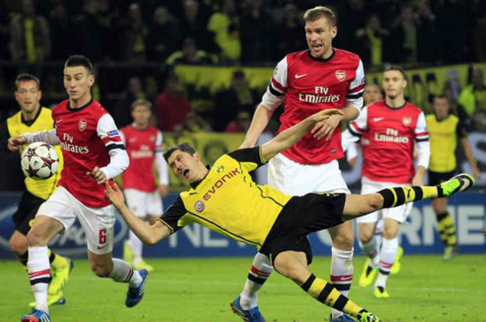 Arsenal, Borussia y Nápoles se juegan el pase a segunda ronda en la última fecha