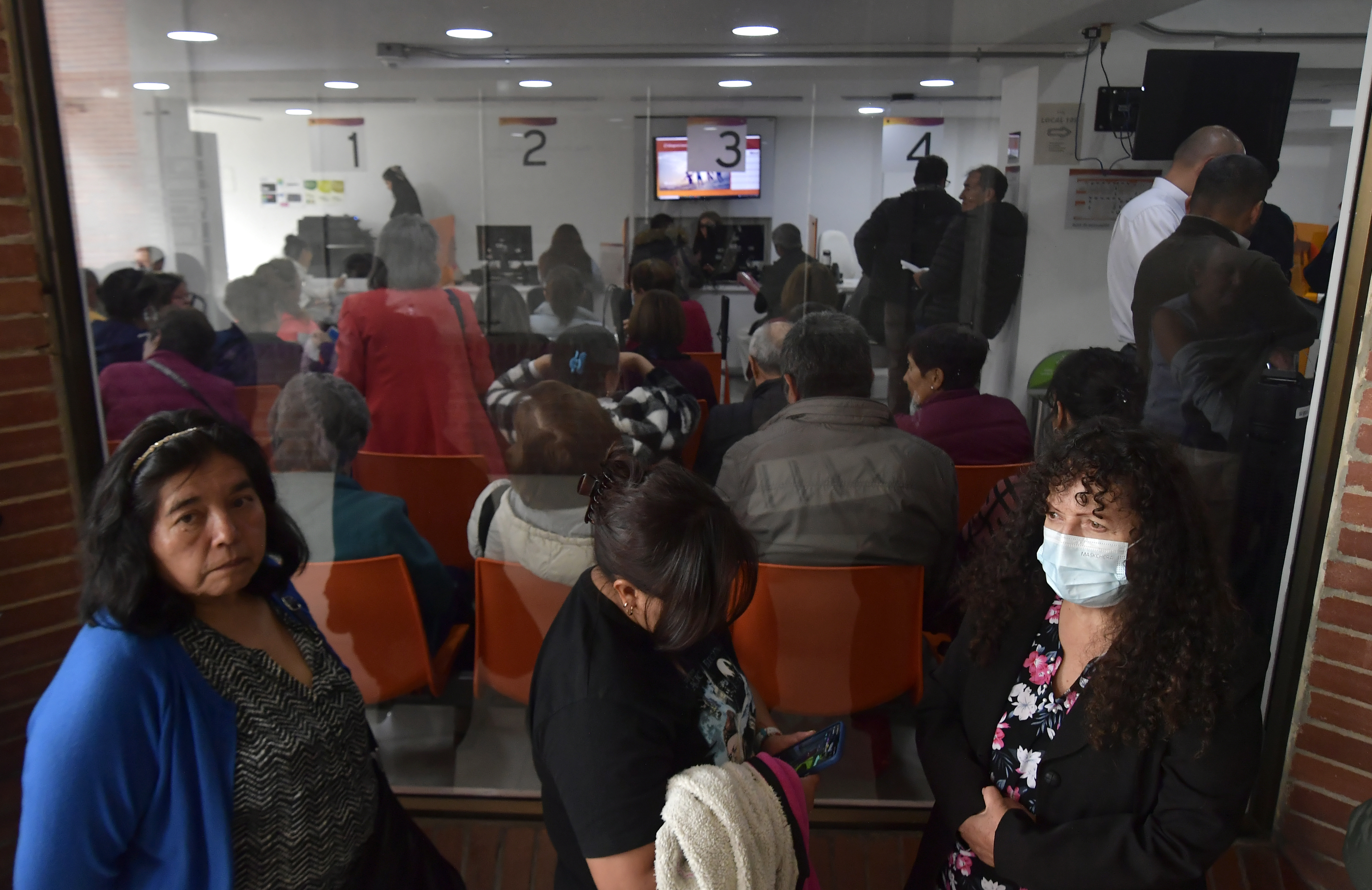 Hospitales públicos alertan sobre riesgos en contratos de salud del magisterio