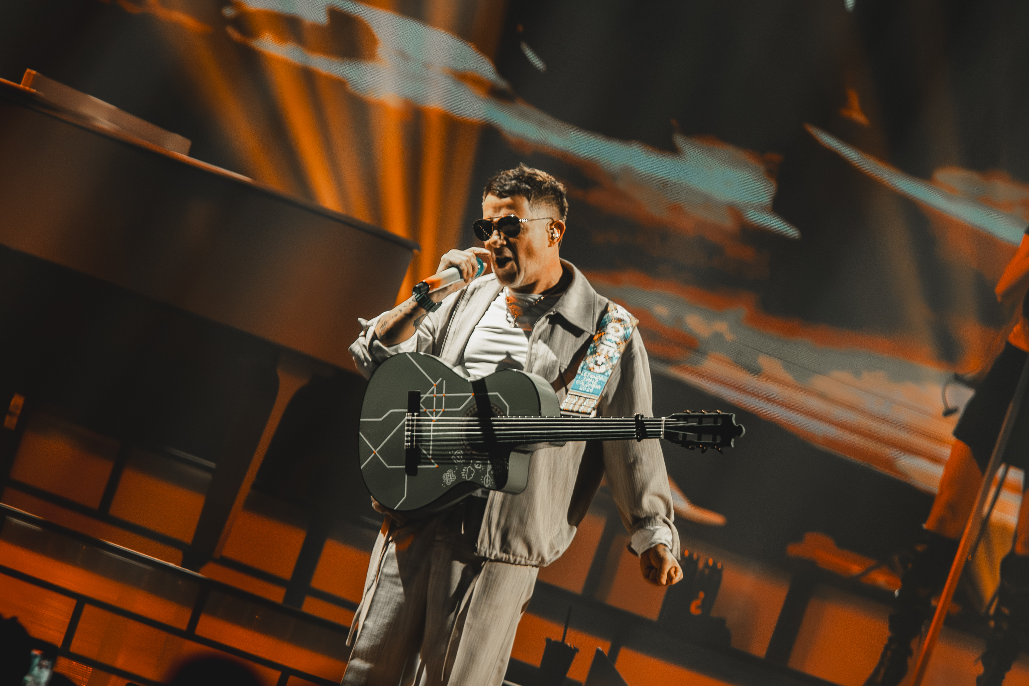 Alejandro Sanz en Bogotá: abrió San Valentín con el romántico espectáculo. Así cantó